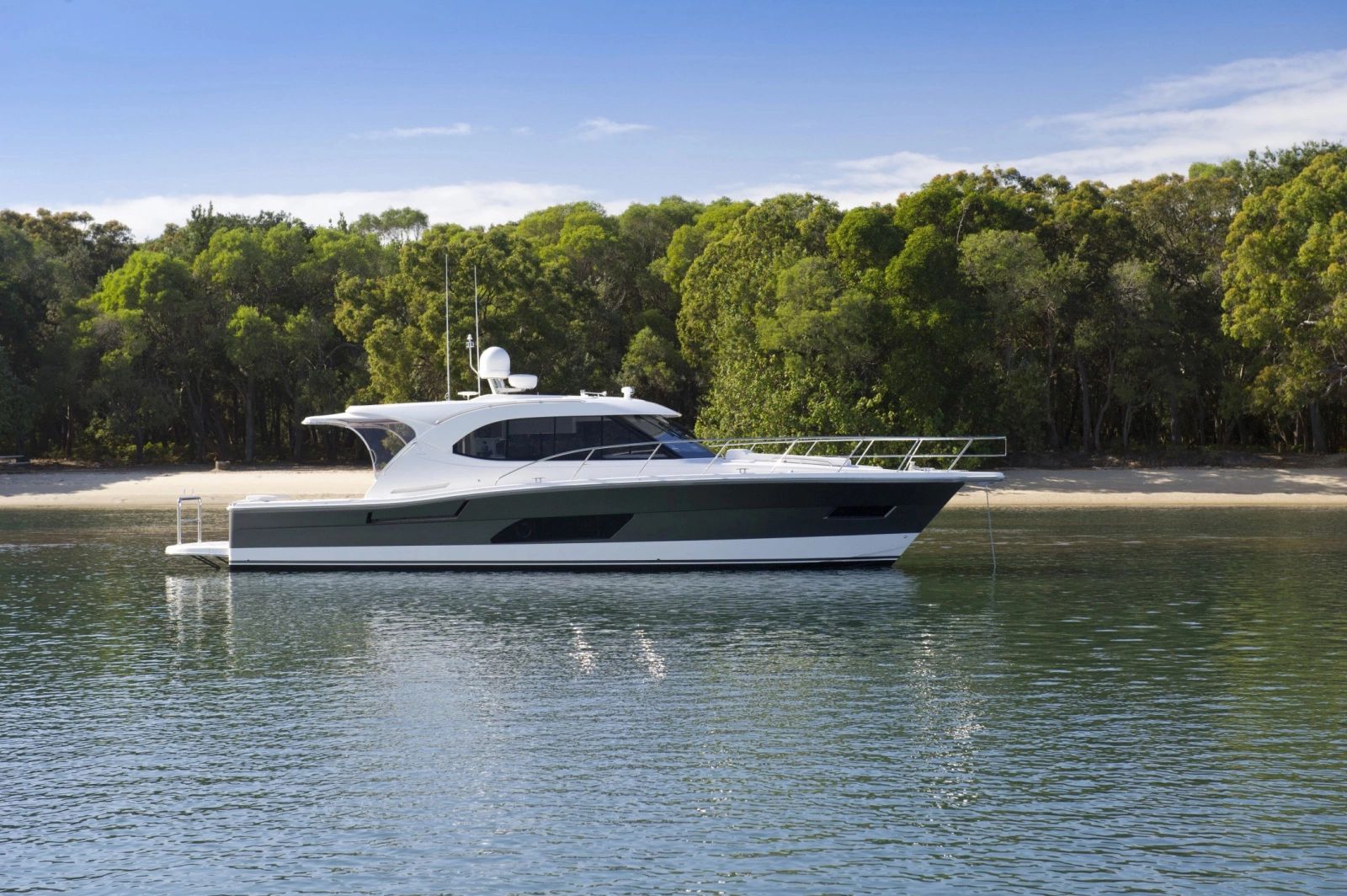 445 SUV 44ft Riviera Yacht For Sale