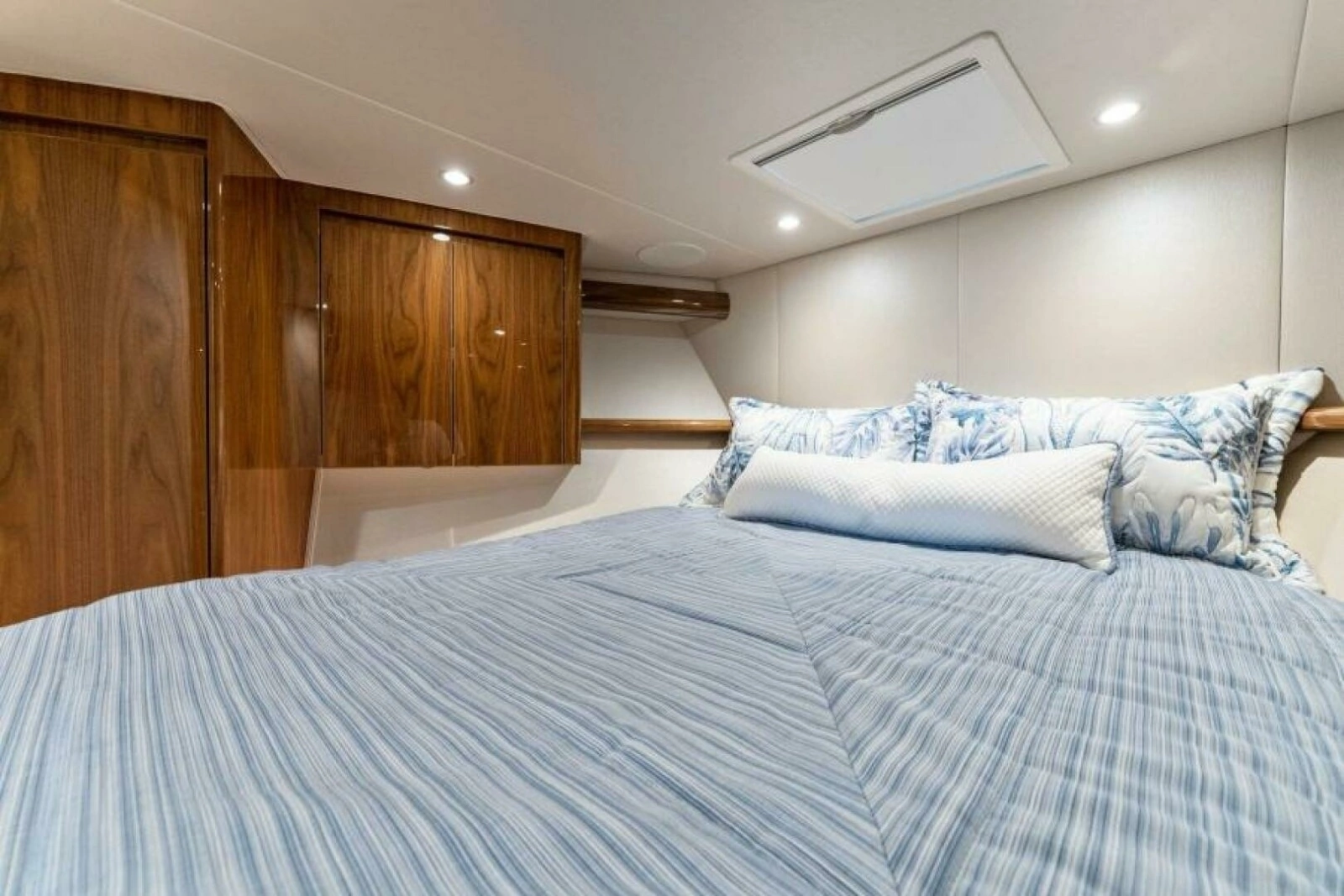 2021 Viking 54 Convertible HAMMERHEADS Stateroom