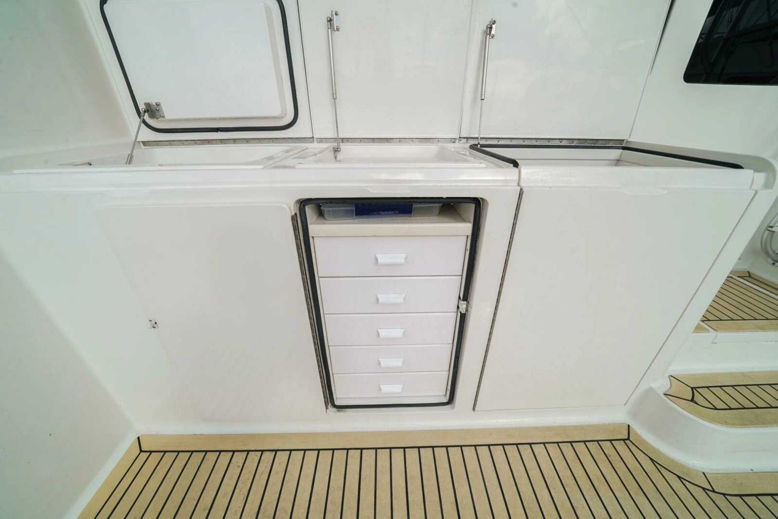2007 Viking 45 Convertible Bad Habits