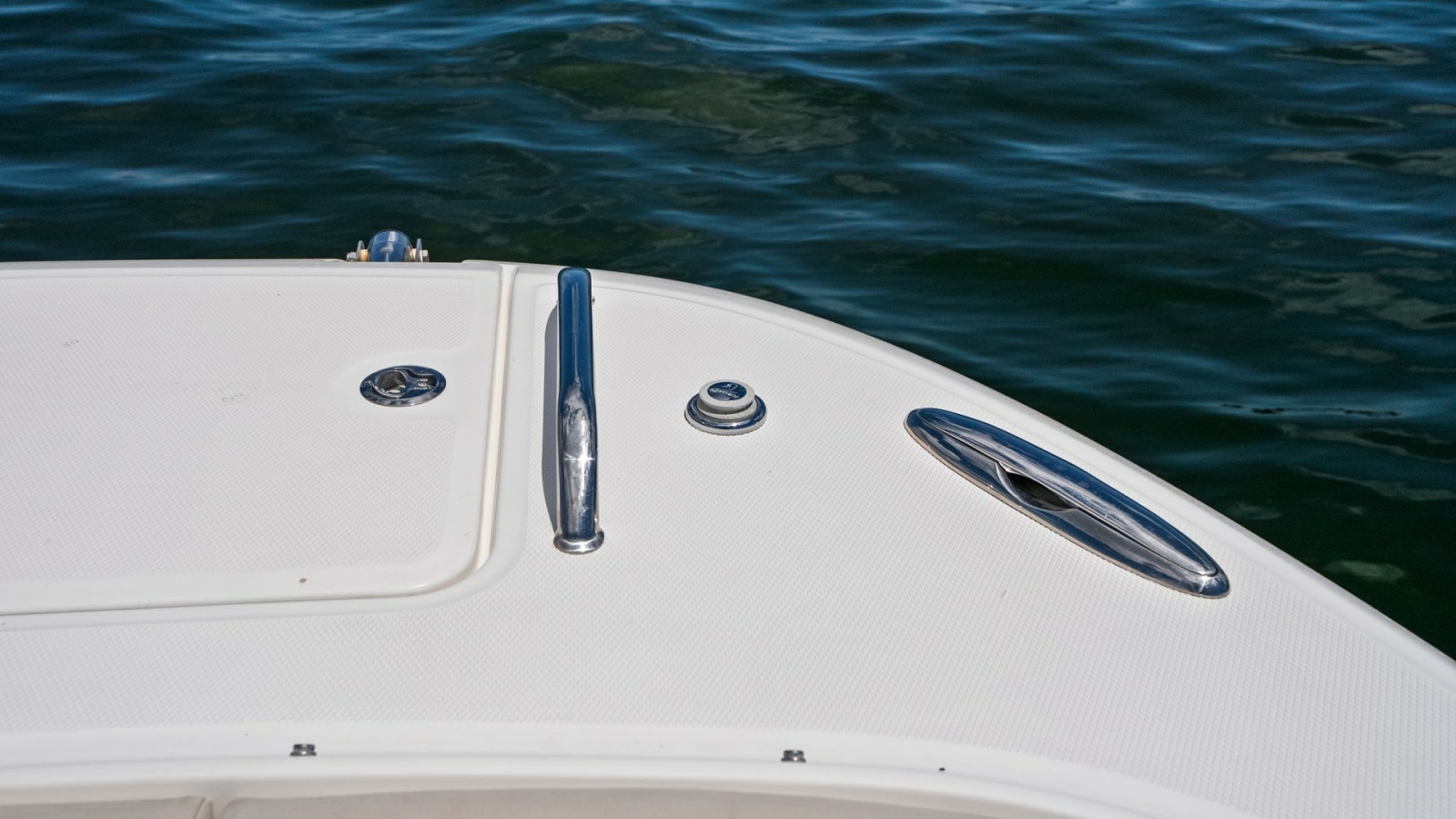 Bow Deck with Cleat and Hatch