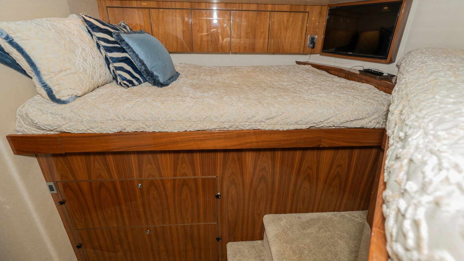 Guest Stateroom with Elevated Berth