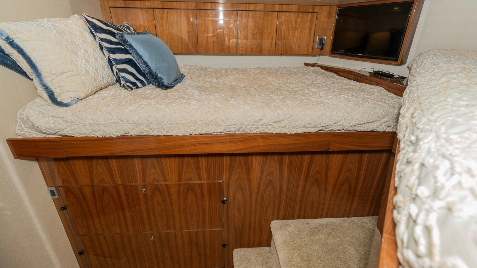 Guest Stateroom with Elevated Berth