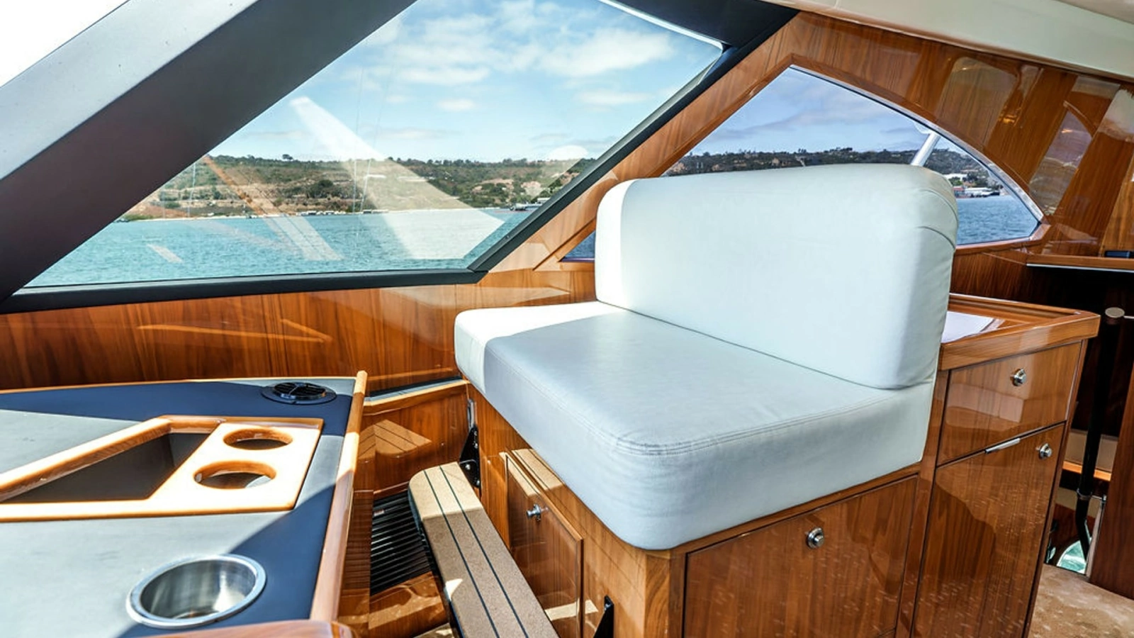 Skybridge Helm Seating Area