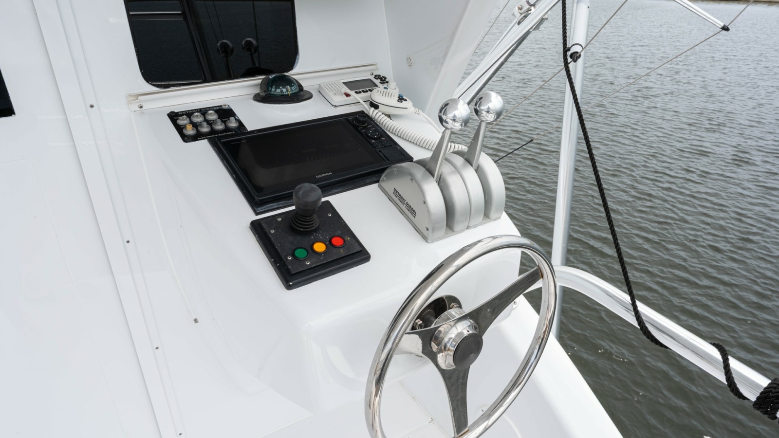 Enclosed Bridge Helm Station