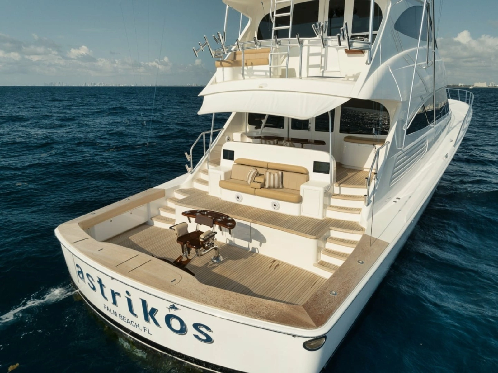 2016 Viking 92 Enclosed Bridge