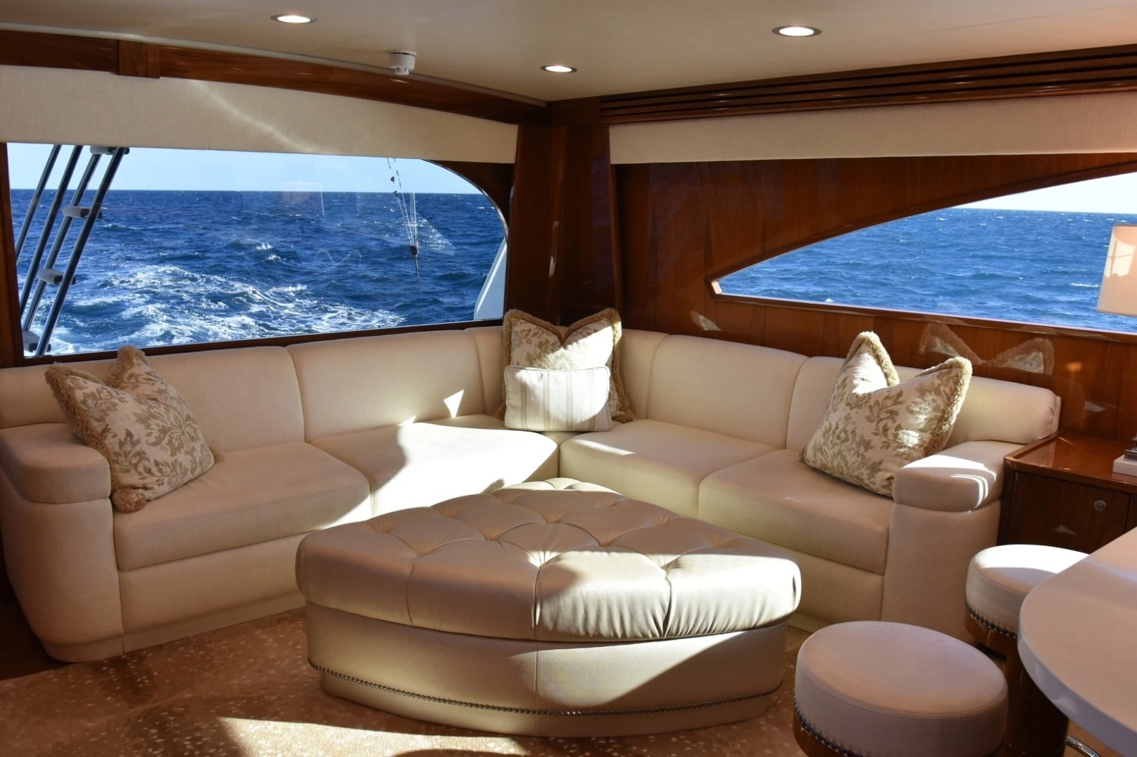 2019 Viking 80 Skybridge
