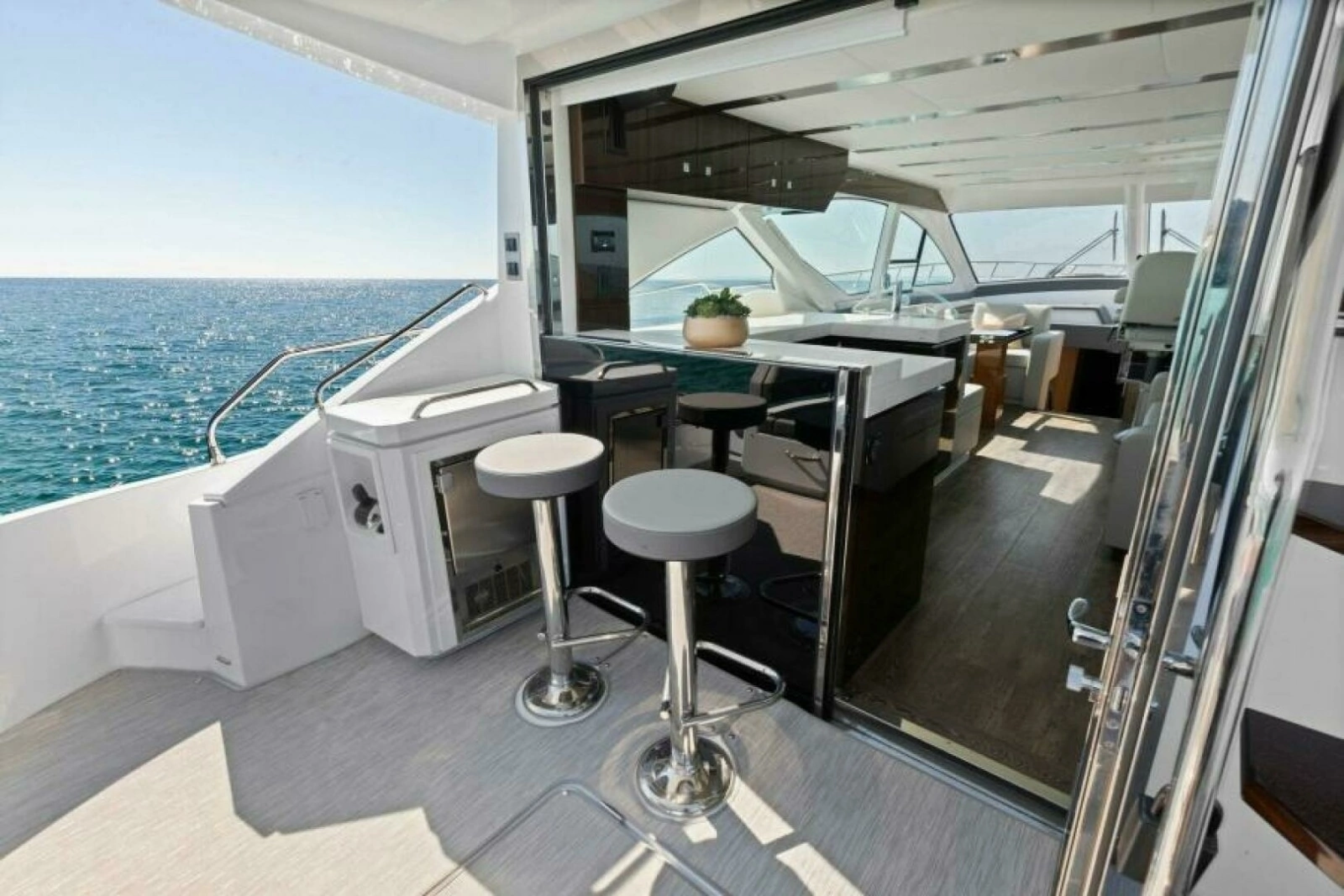 2023 Cruisers Yachts 60 Cantius Fly  Passthrough