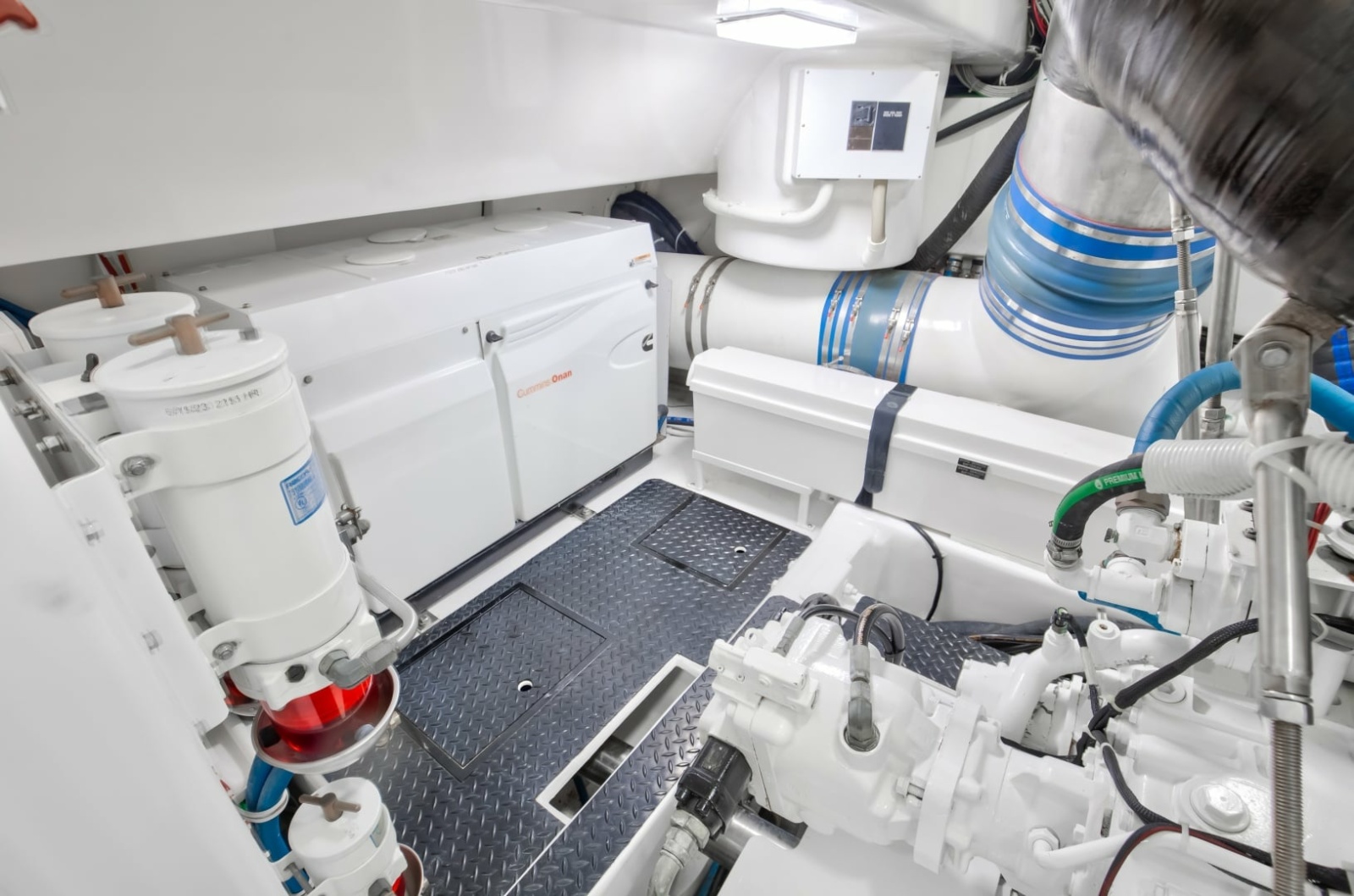 Viking 82 - Done Deal - Engine Room