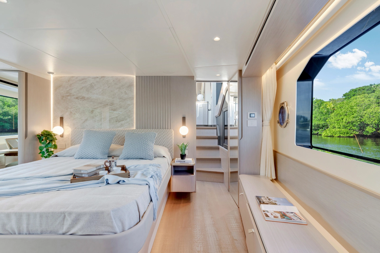70 FLY 70ft Absolute Yacht For Sale