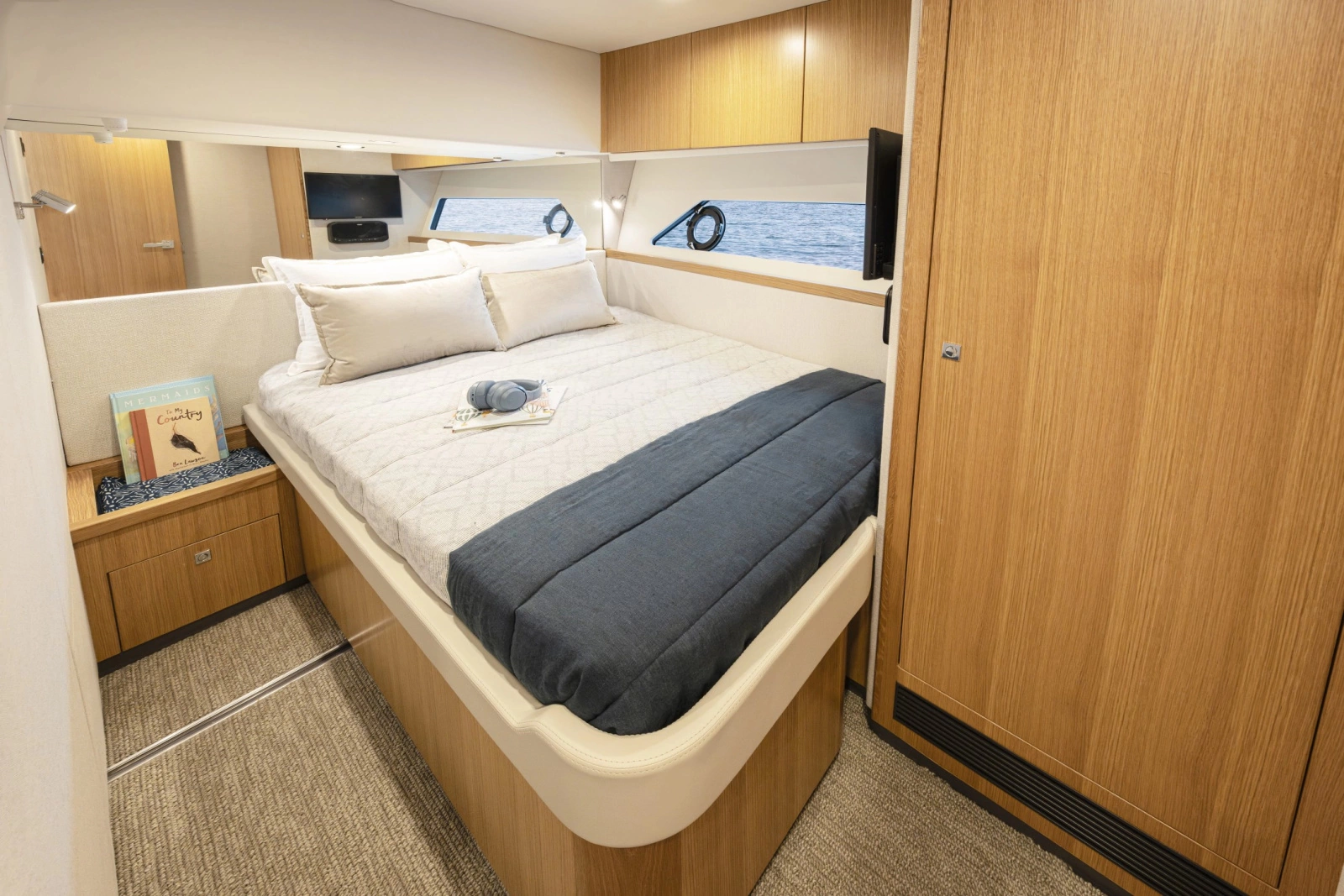 585 SUV 58ft Riviera Yacht For Sale