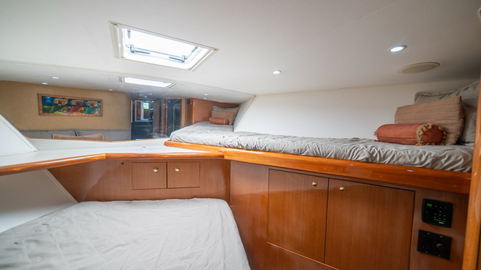 Forward VIP Stateroom 2002 Viking 61 Convertible
