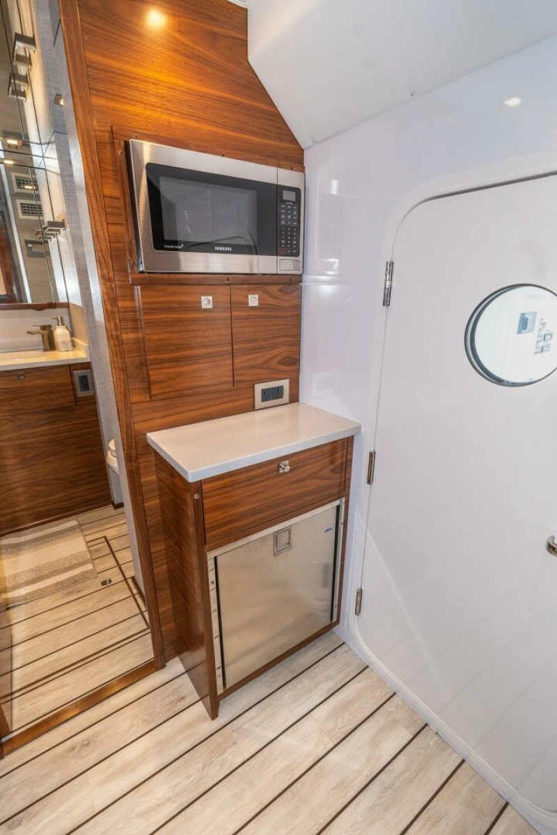 2025 Viking 90C 
