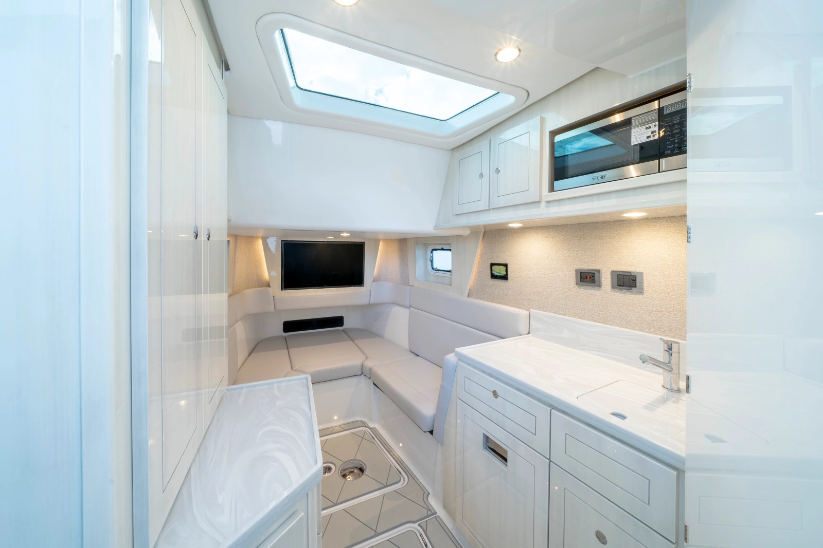 48ft HCB Yacht For Sale