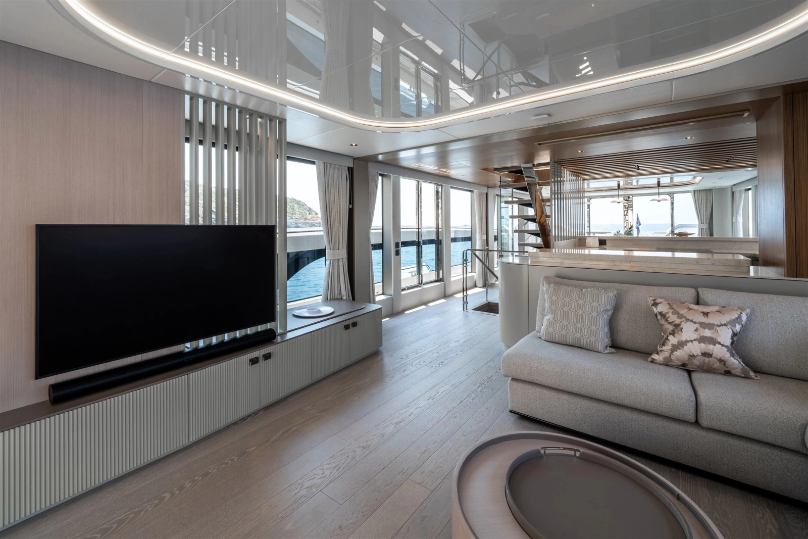 82 OCEAN ENCLOSED 82ft Sunseeker Yacht For Sale