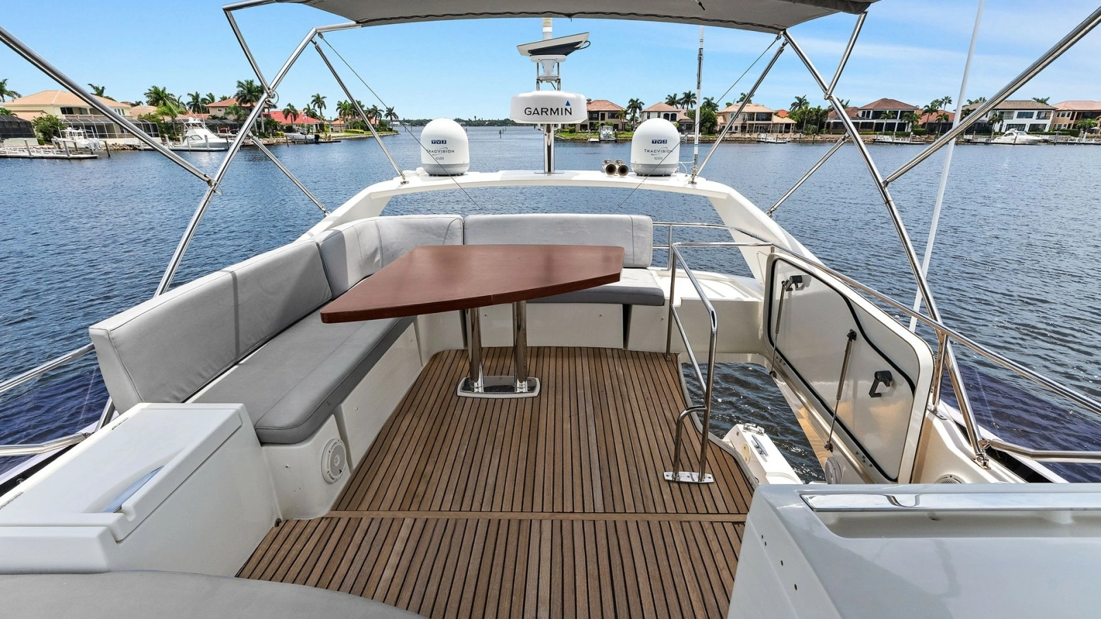 Spacious Flybridge with Seating Area