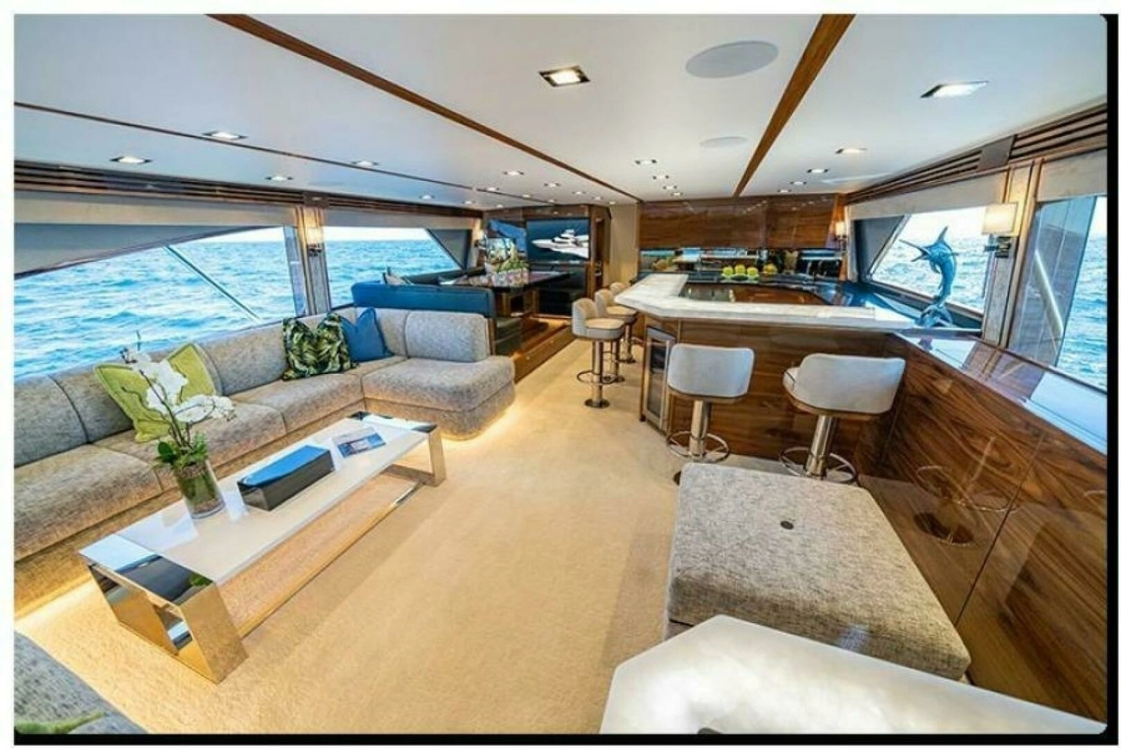 90 Viking Sky Bridge Salon