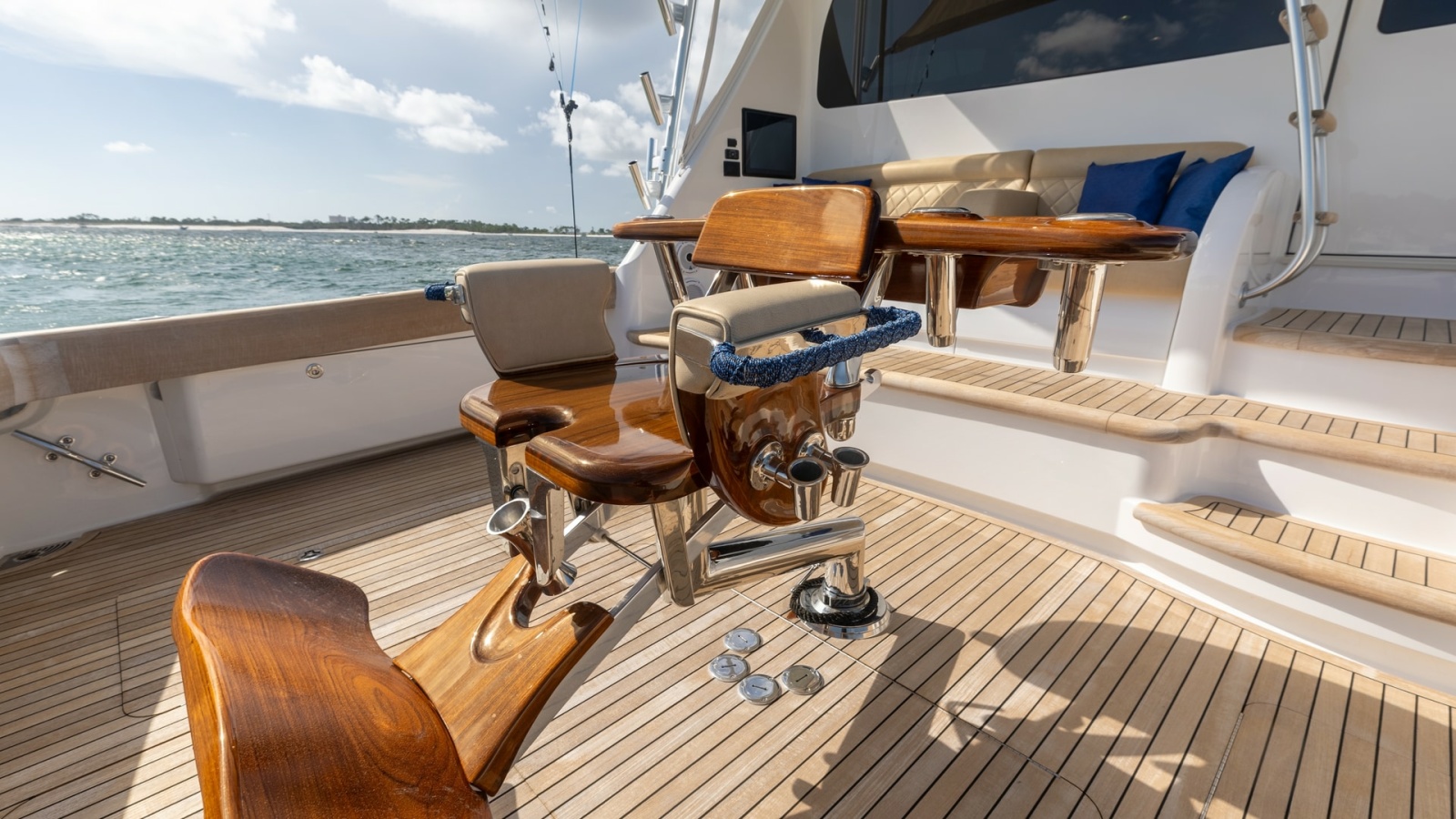 Cockpit with Teak Decking and Seating