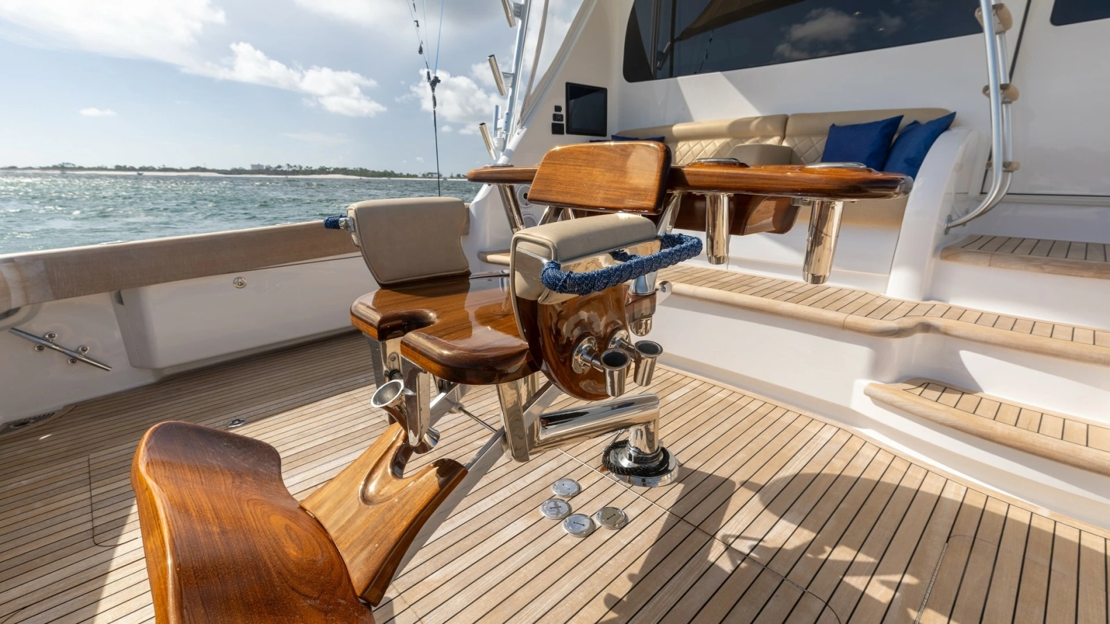 Cockpit with Teak Decking and Seating