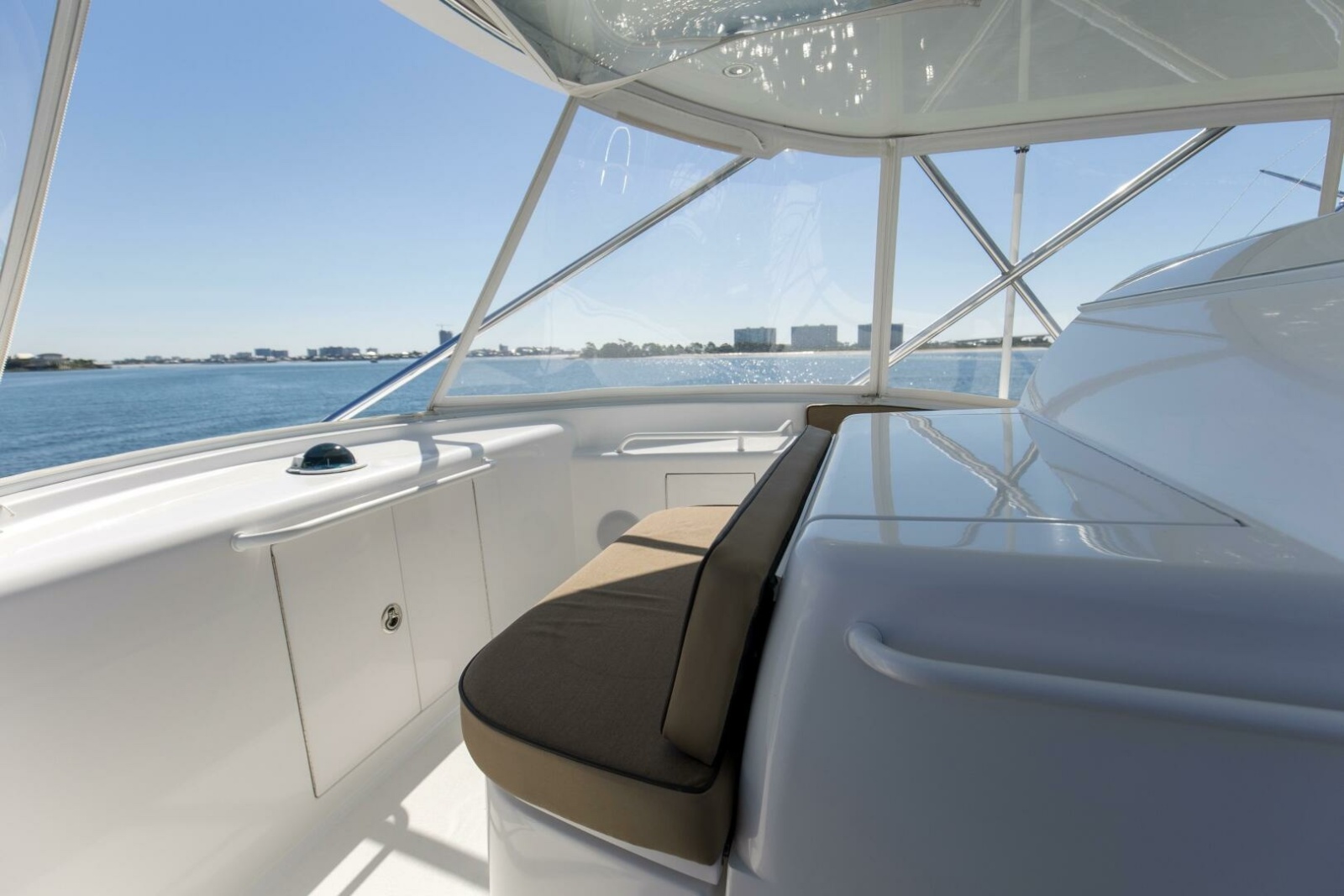 60' 2008 Hatteras 60 Convertible