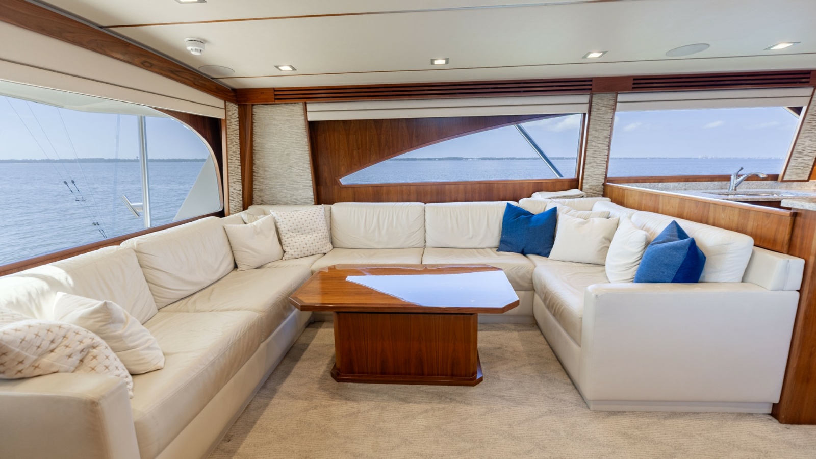 80' 2016 Viking 80 Convertible