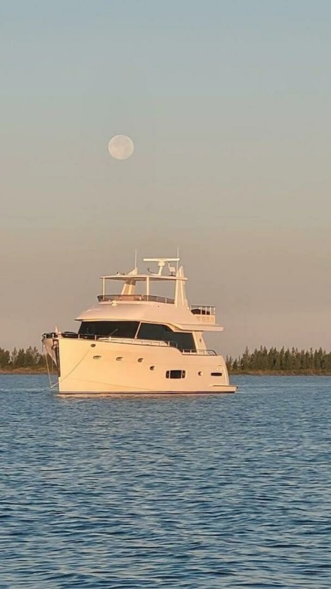 Outer Reef 62 SOUTH  PAWS - Exterior