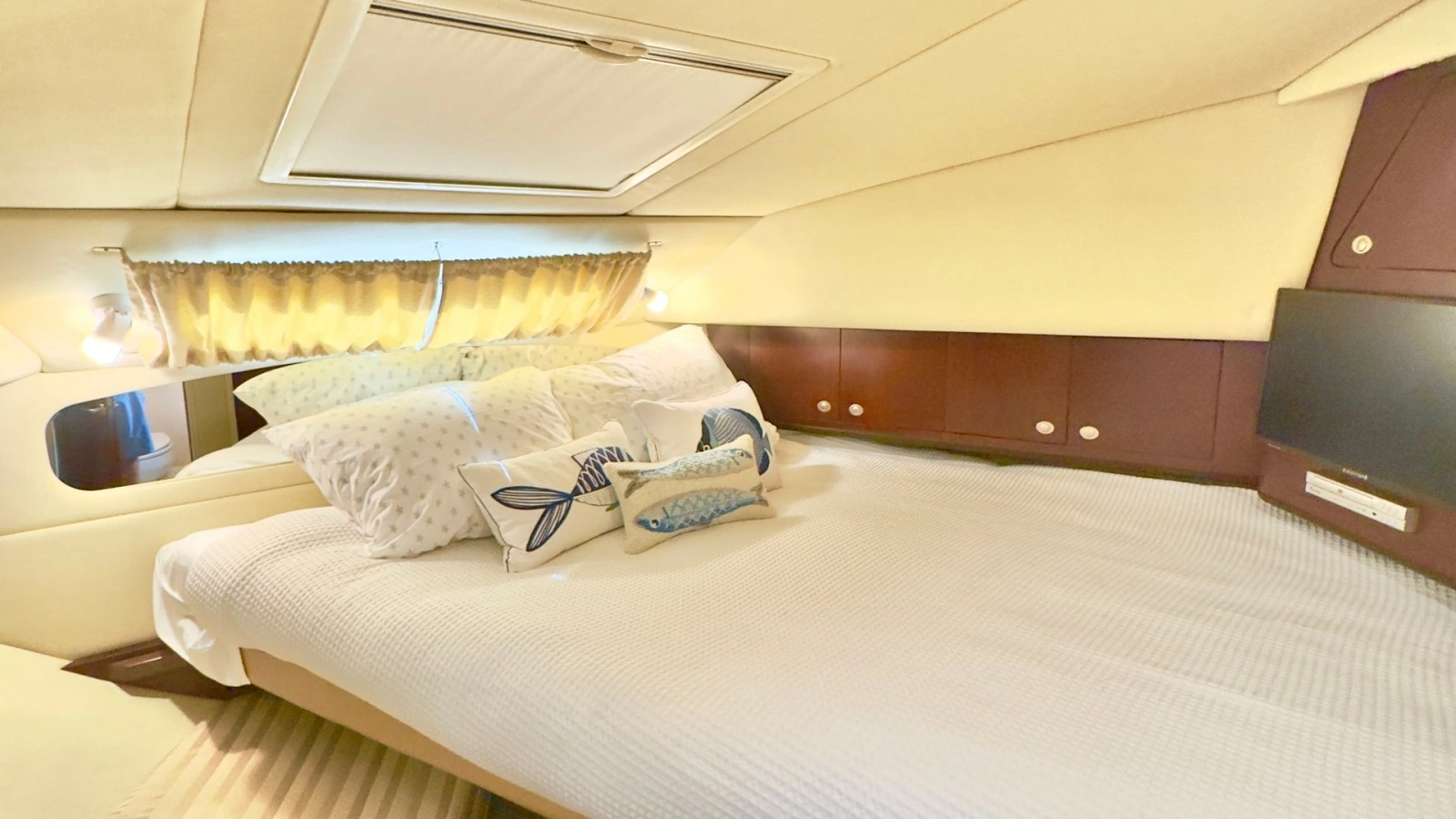 Cozy Forward Stateroom