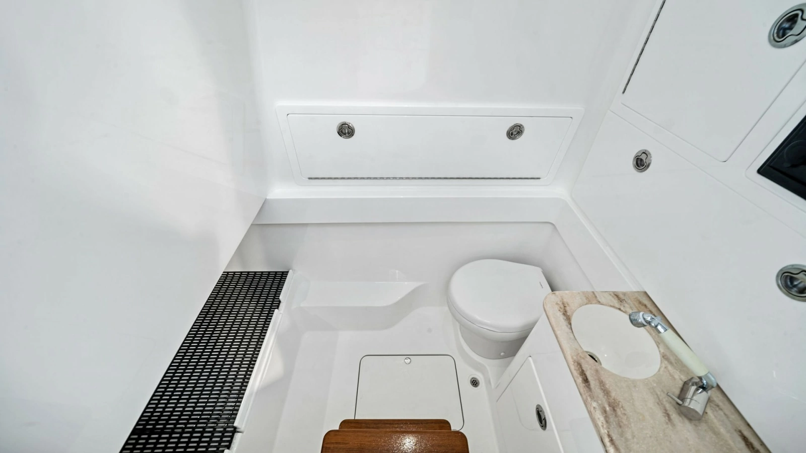 Compact Onboard Head