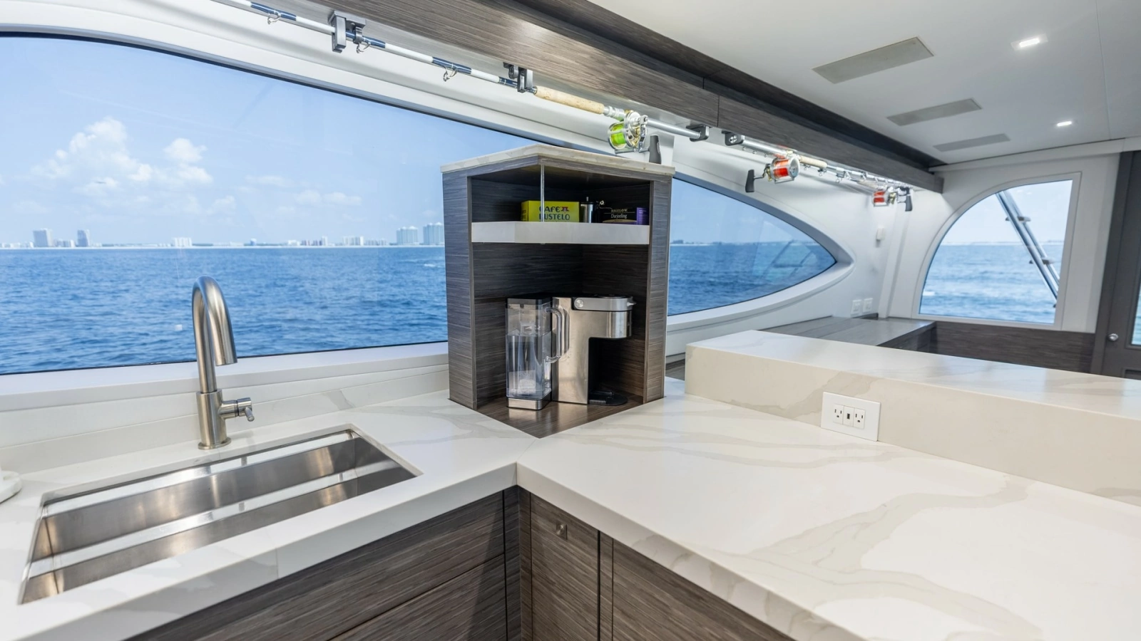 2021 65 Hatteras GT On the DL Salon-Galley (14)