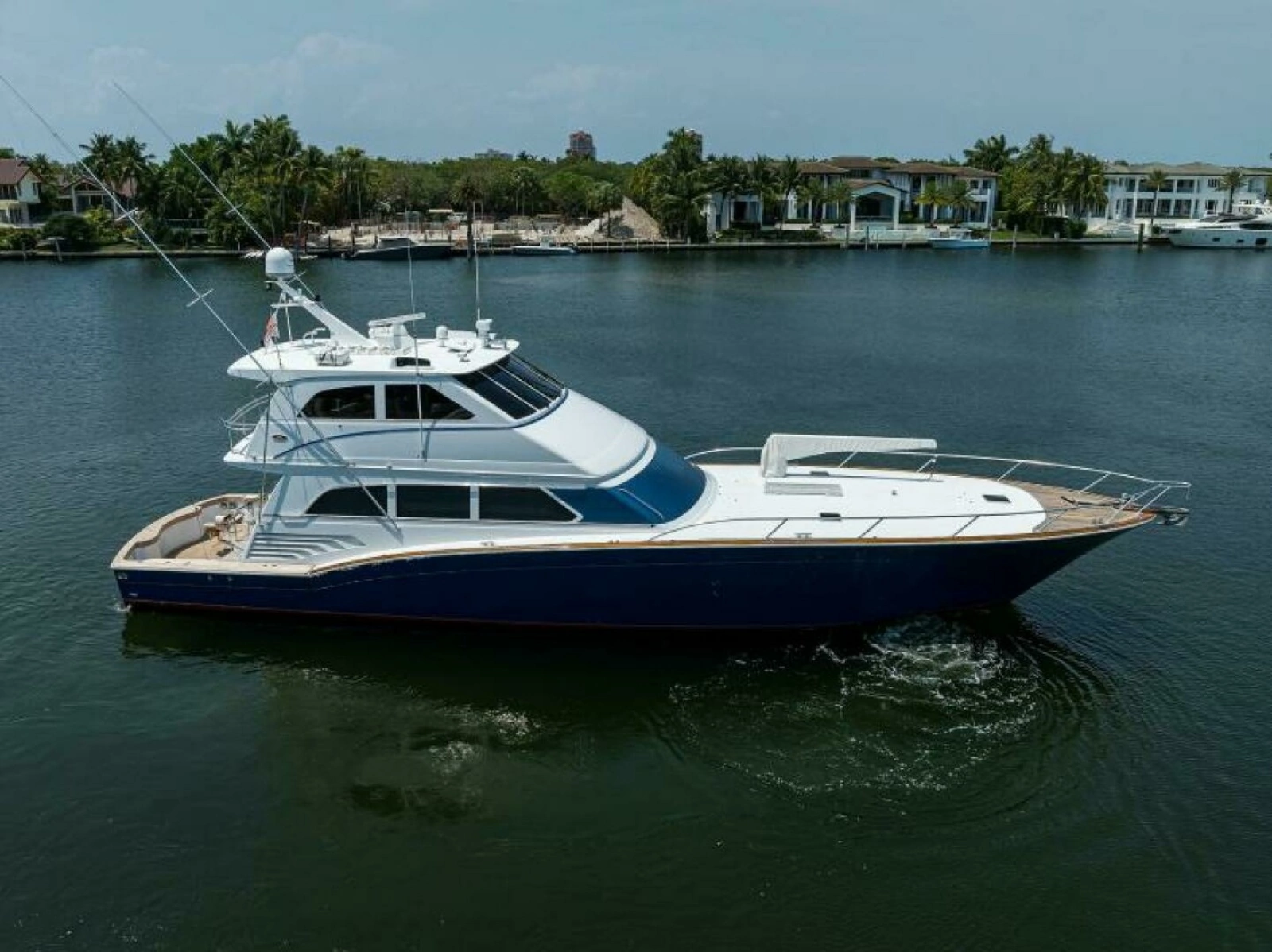 2004 Sea Force IX 82 Enclosed Bridge