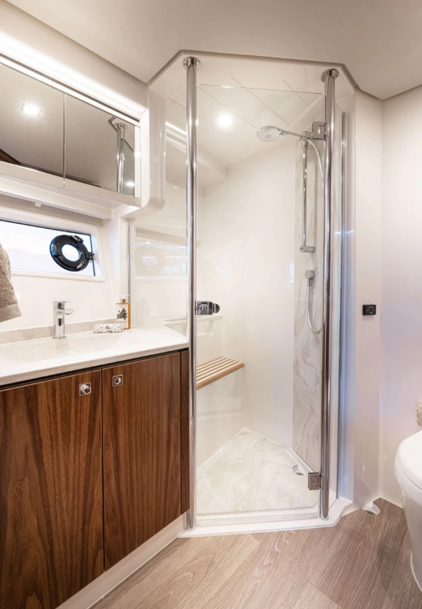 6200 SPORT YACHT 62ft Riviera Yacht For Sale