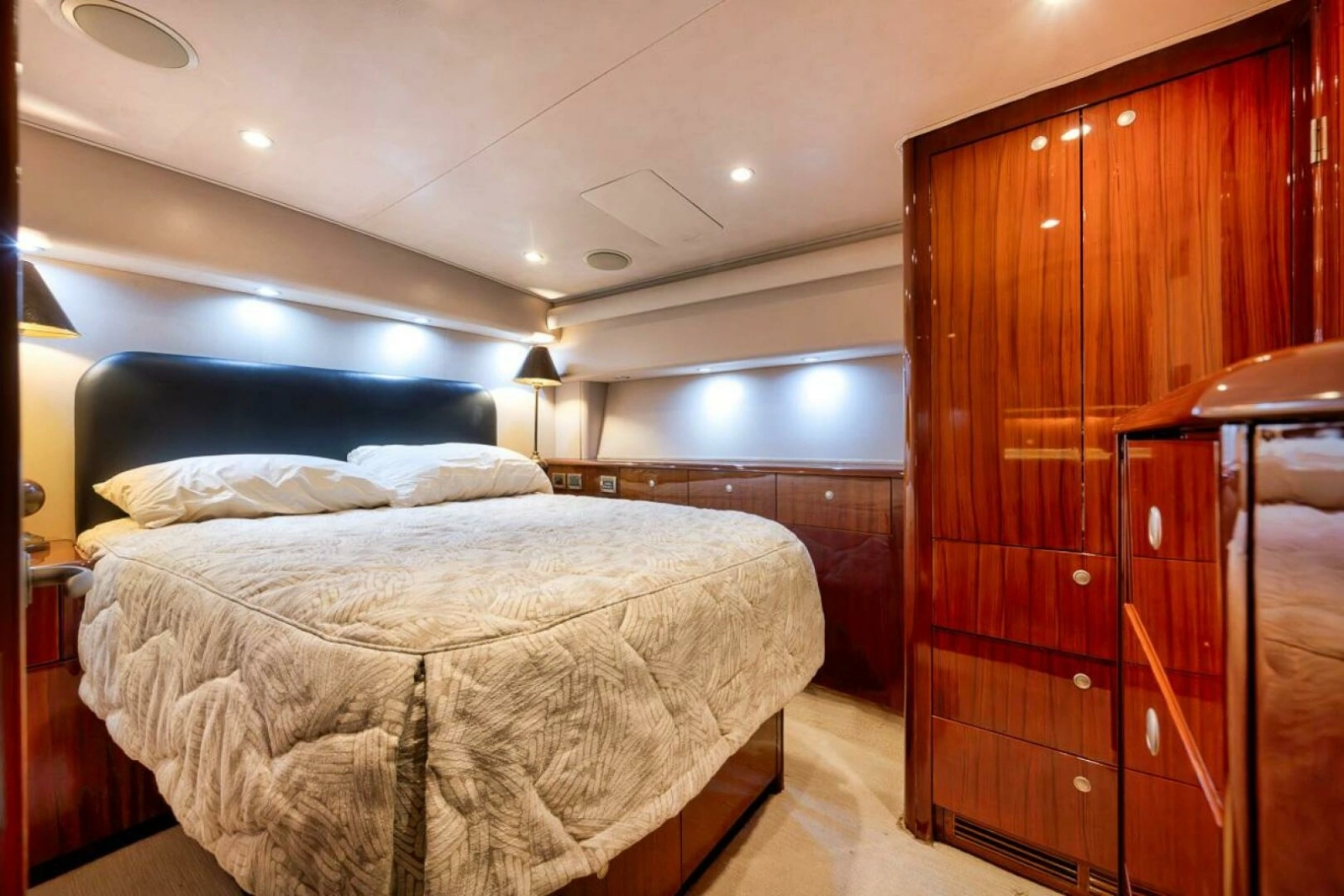 Viking 52 Smooth Operator-Master Stateroom