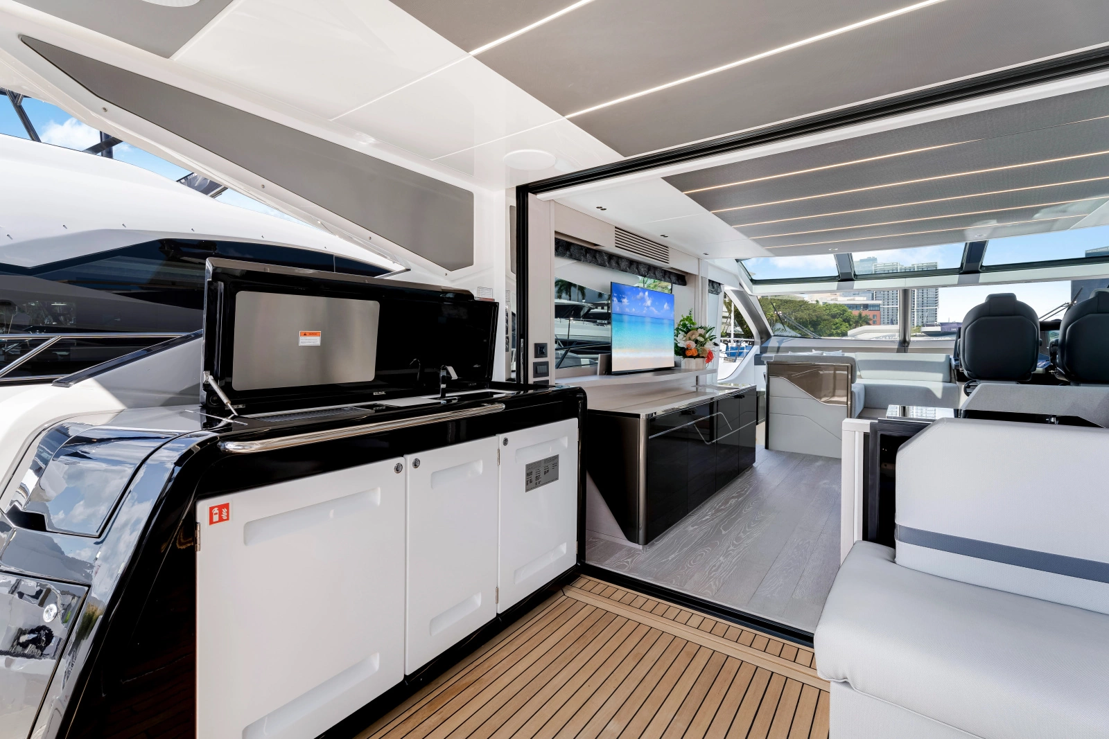 PREDATOR 75 75ft Sunseeker Yacht For Sale