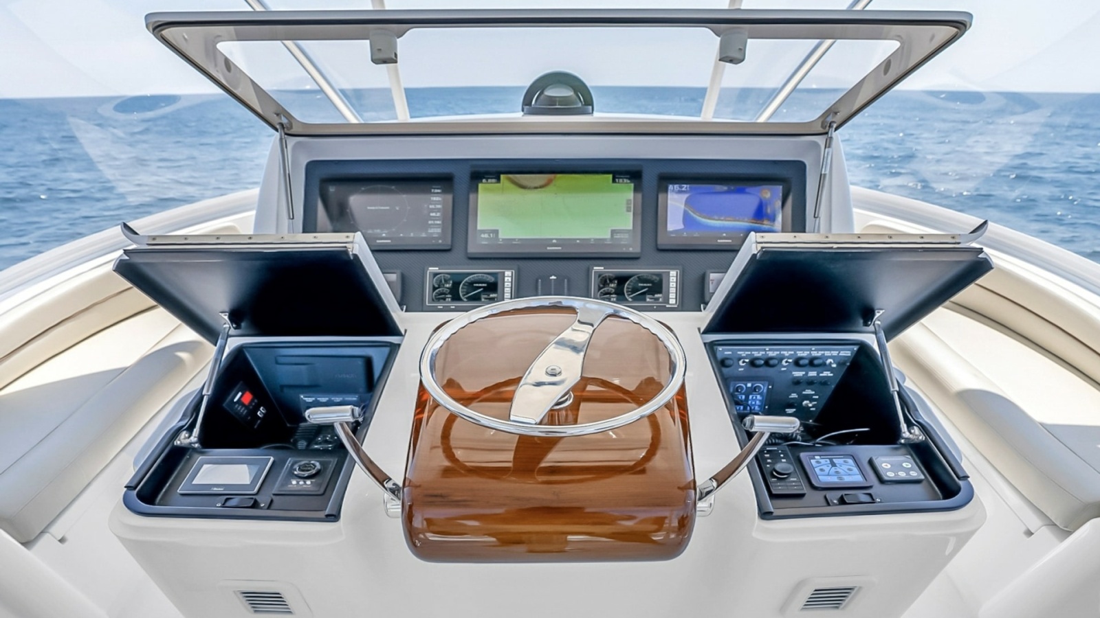 Flybridge Helm Station