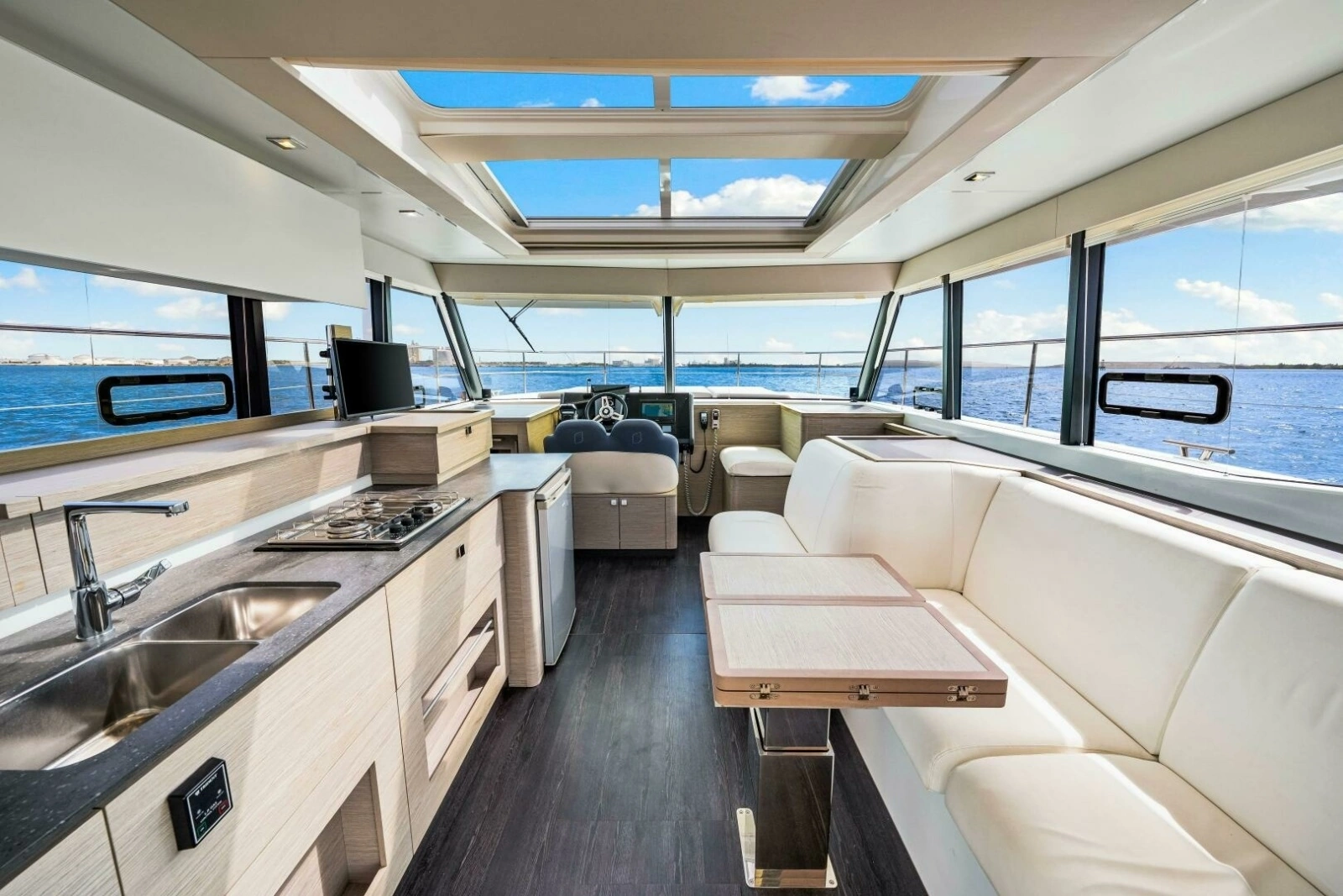 2021 Fountaine Pajot  MY4.S - Galley