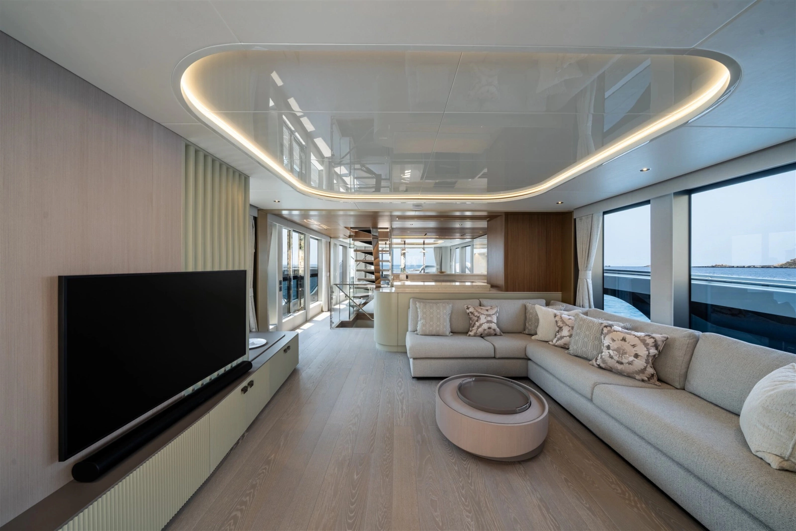 82 OCEAN ENCLOSED 82ft Sunseeker Yacht For Sale