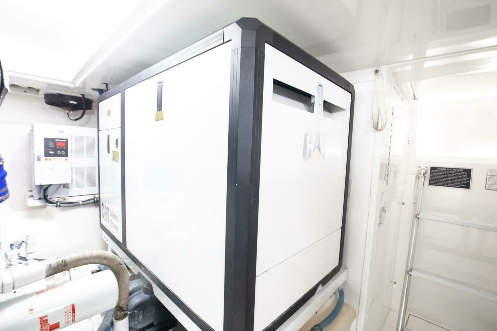 Ocean Yachts 64 - Love Boat - Engine Room
