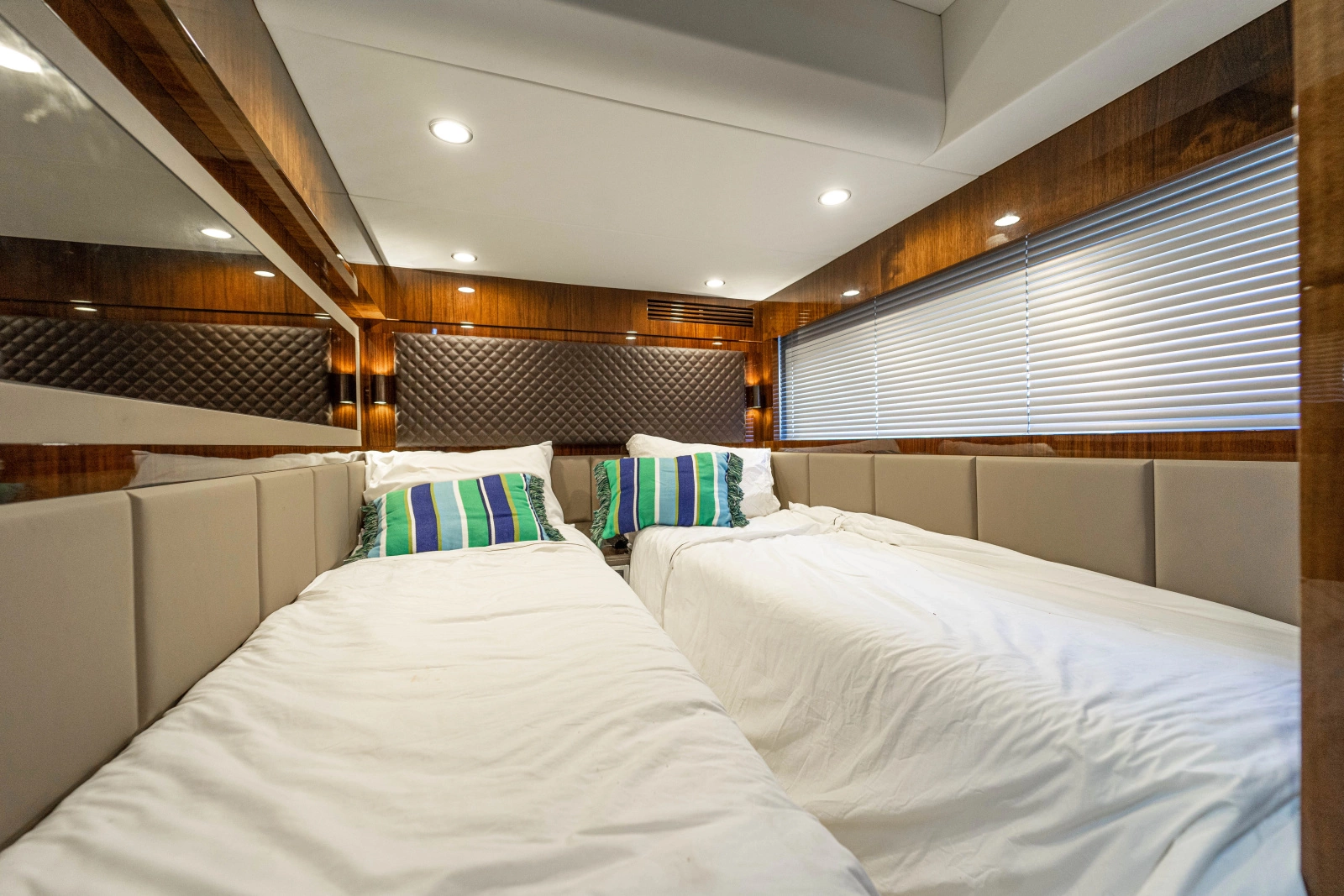 2019 Fairline Squadron 53