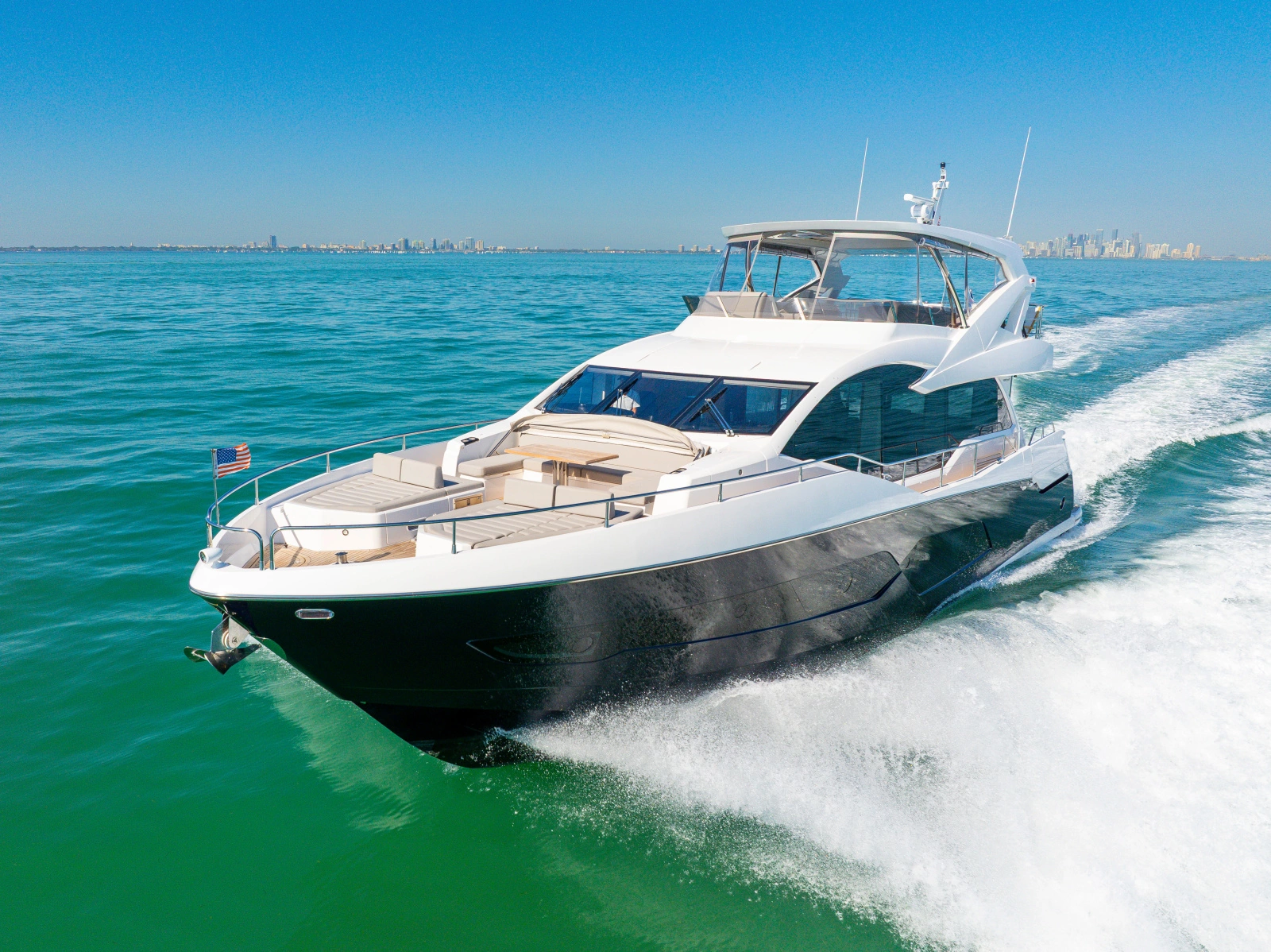 2020 Sunseeker 76 Yacht