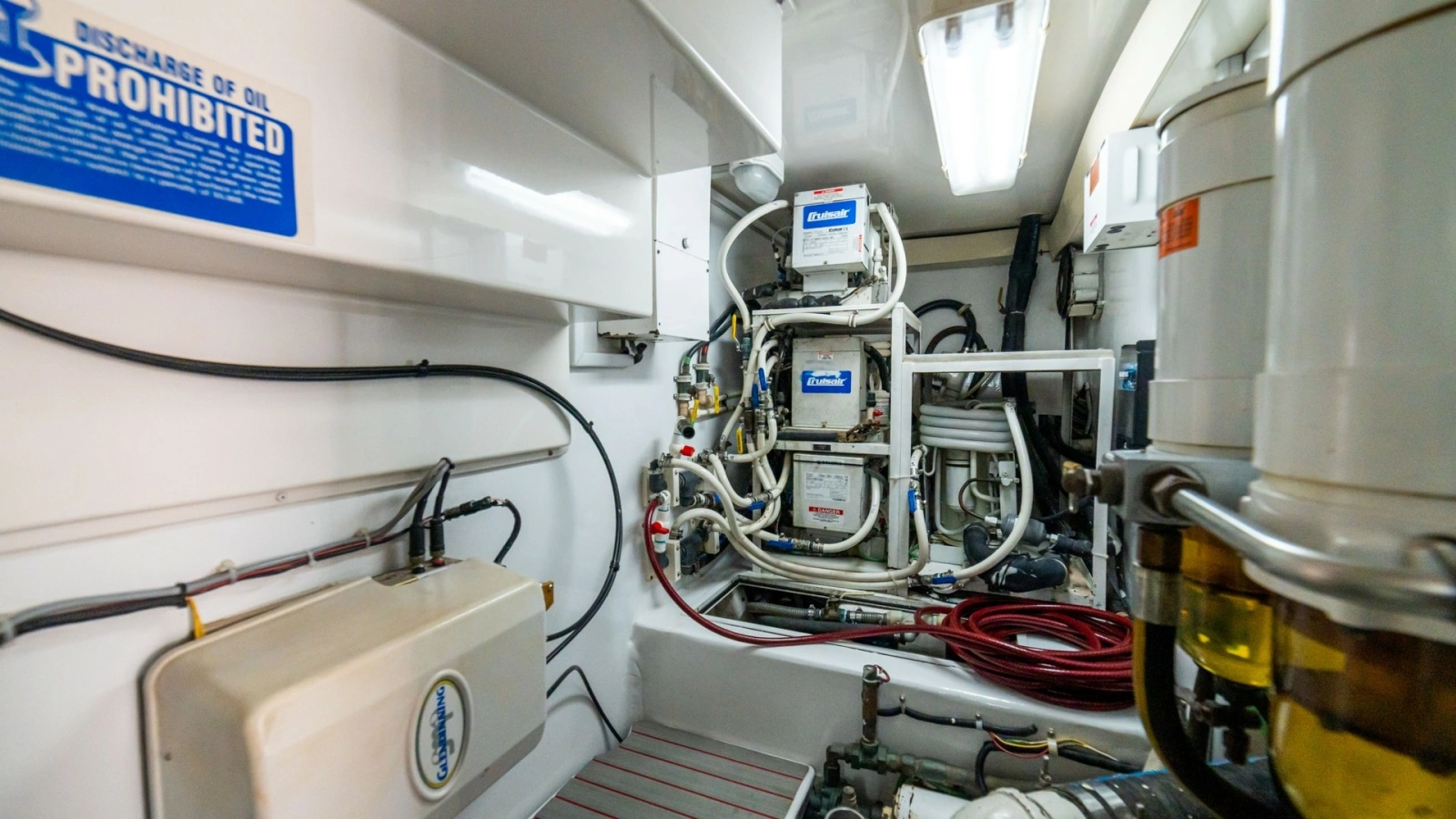 2001 Viking 61 Convertible- Caliente- Engine Room