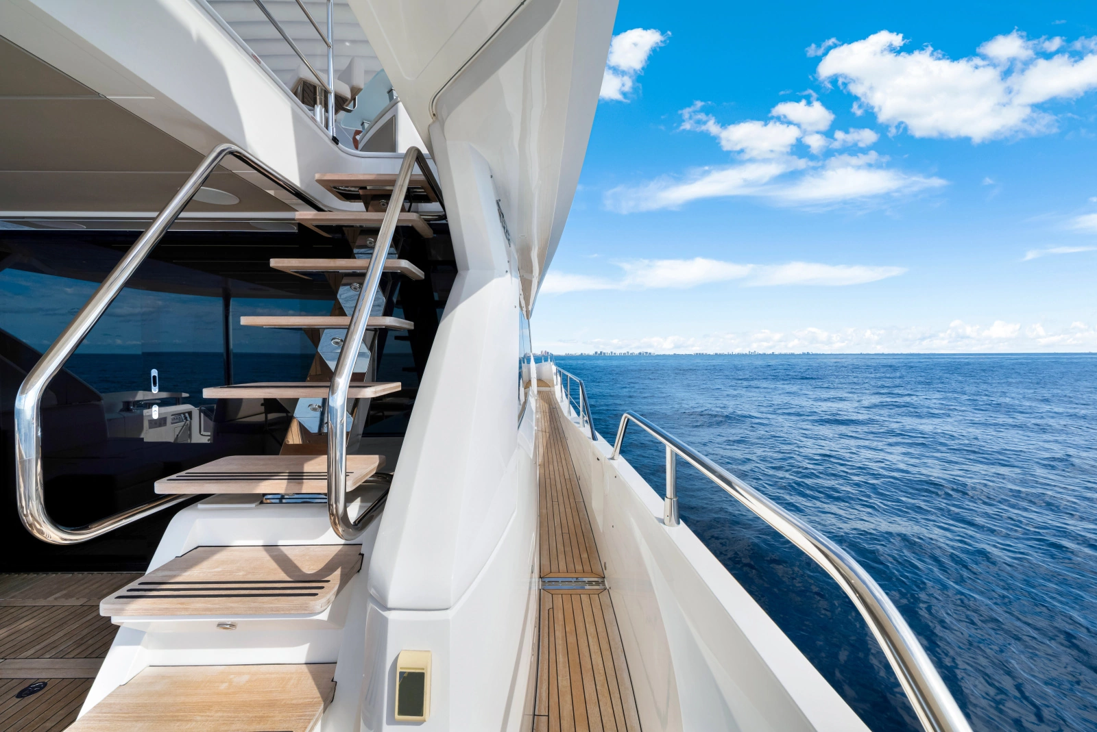 2020 Sunseeker 76 Yacht