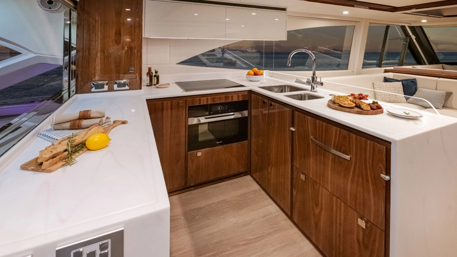 6800 SPORT YACHT 68ft Riviera Yacht For Sale