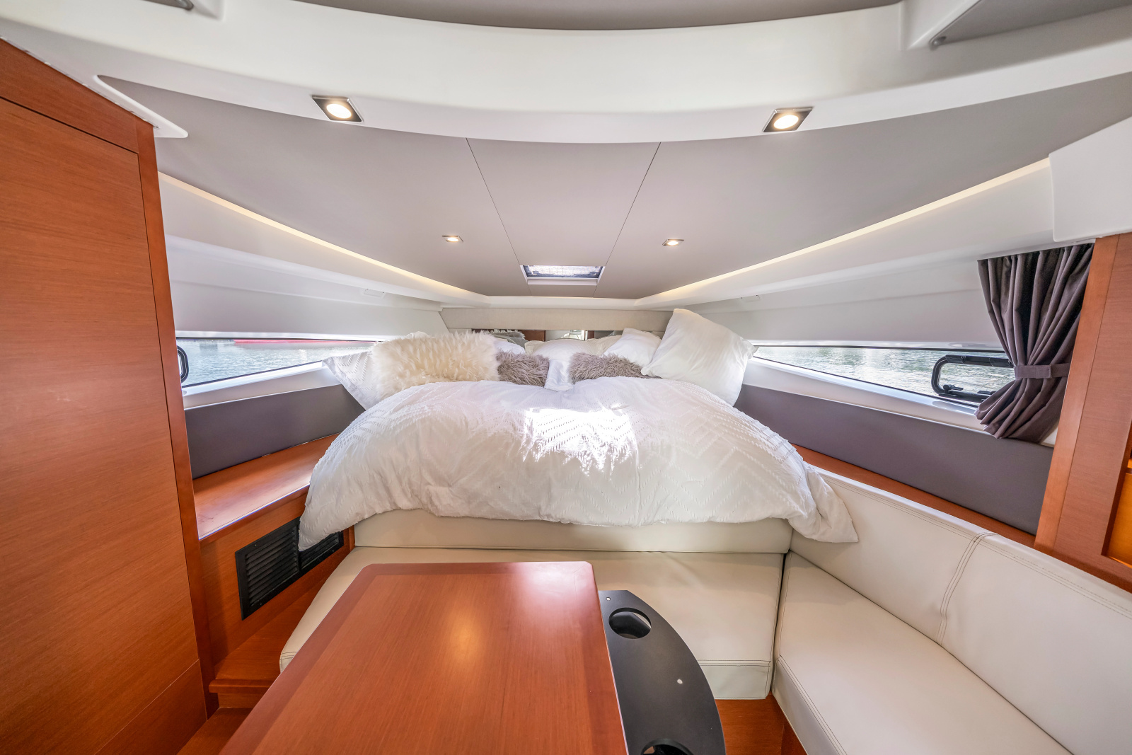 2016 Jeanneau Leader 36