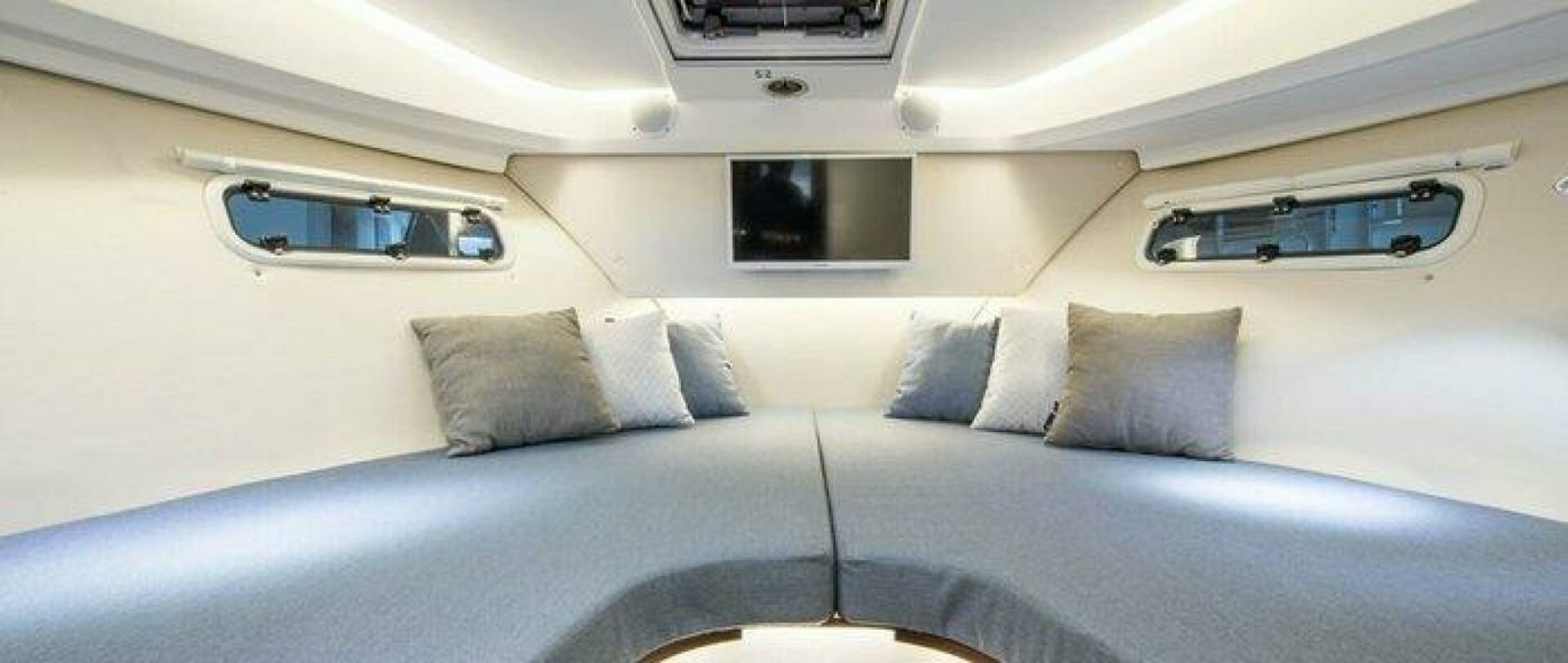 Nimbus 305 Coupe Cabin