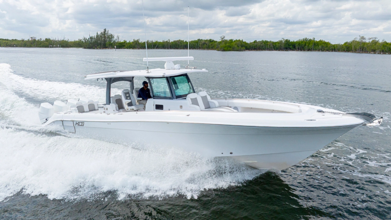 42 Lujo 42ft HCB Yacht For Sale