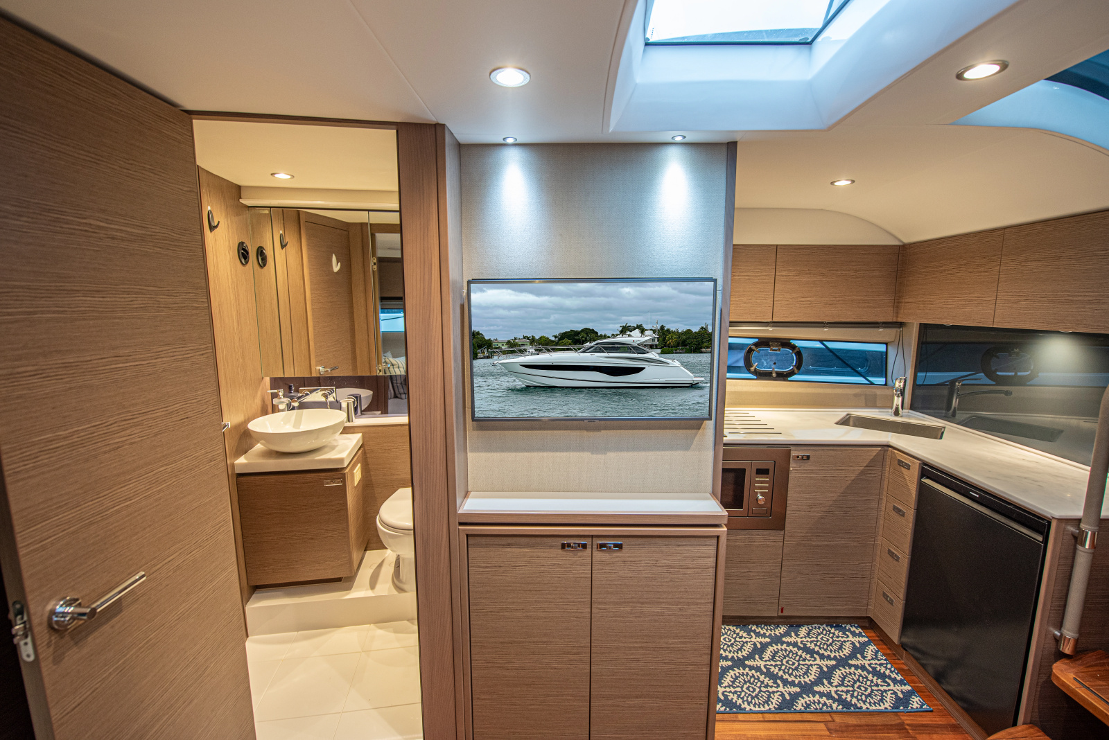 2025 Princess V40