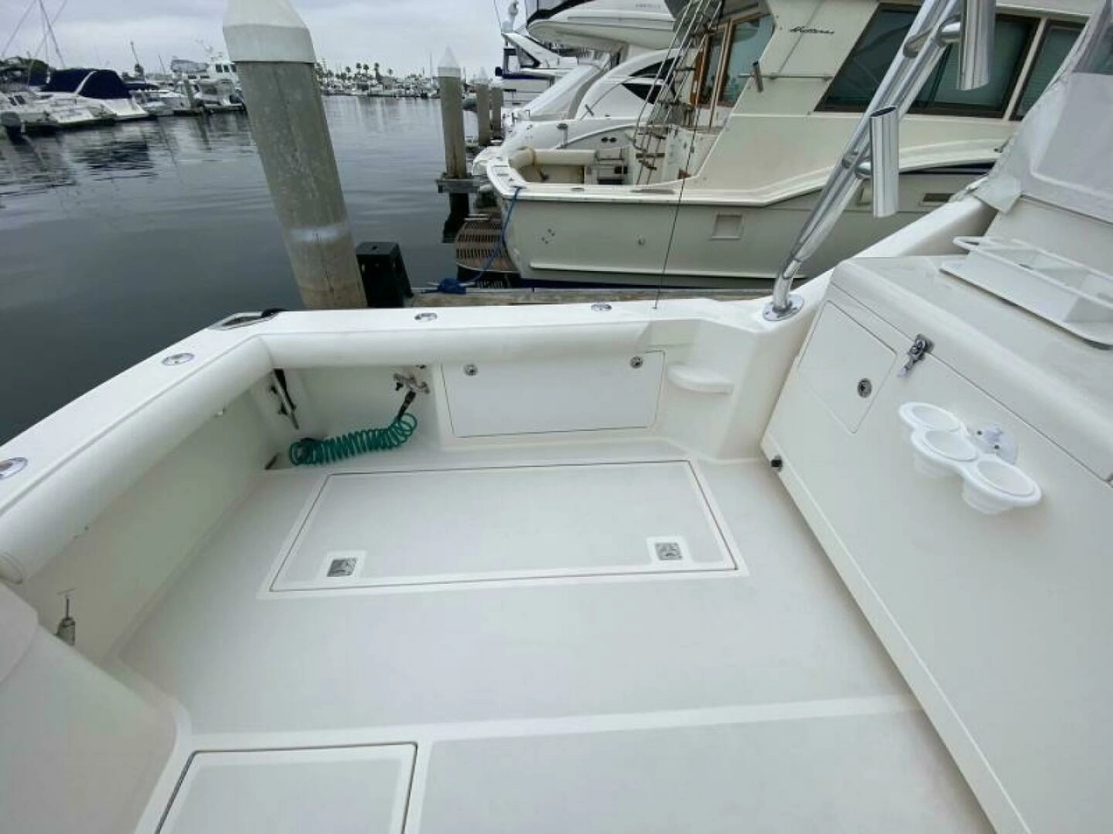 2006 Cabo 40 Express - BUZZ CATCHER
