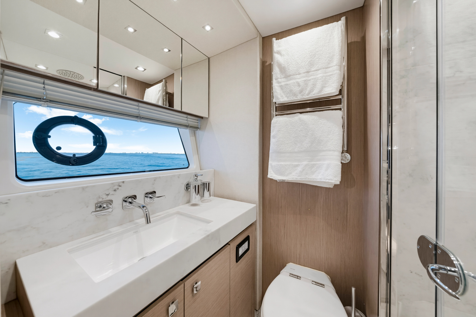 2020 Sunseeker 76 Yacht