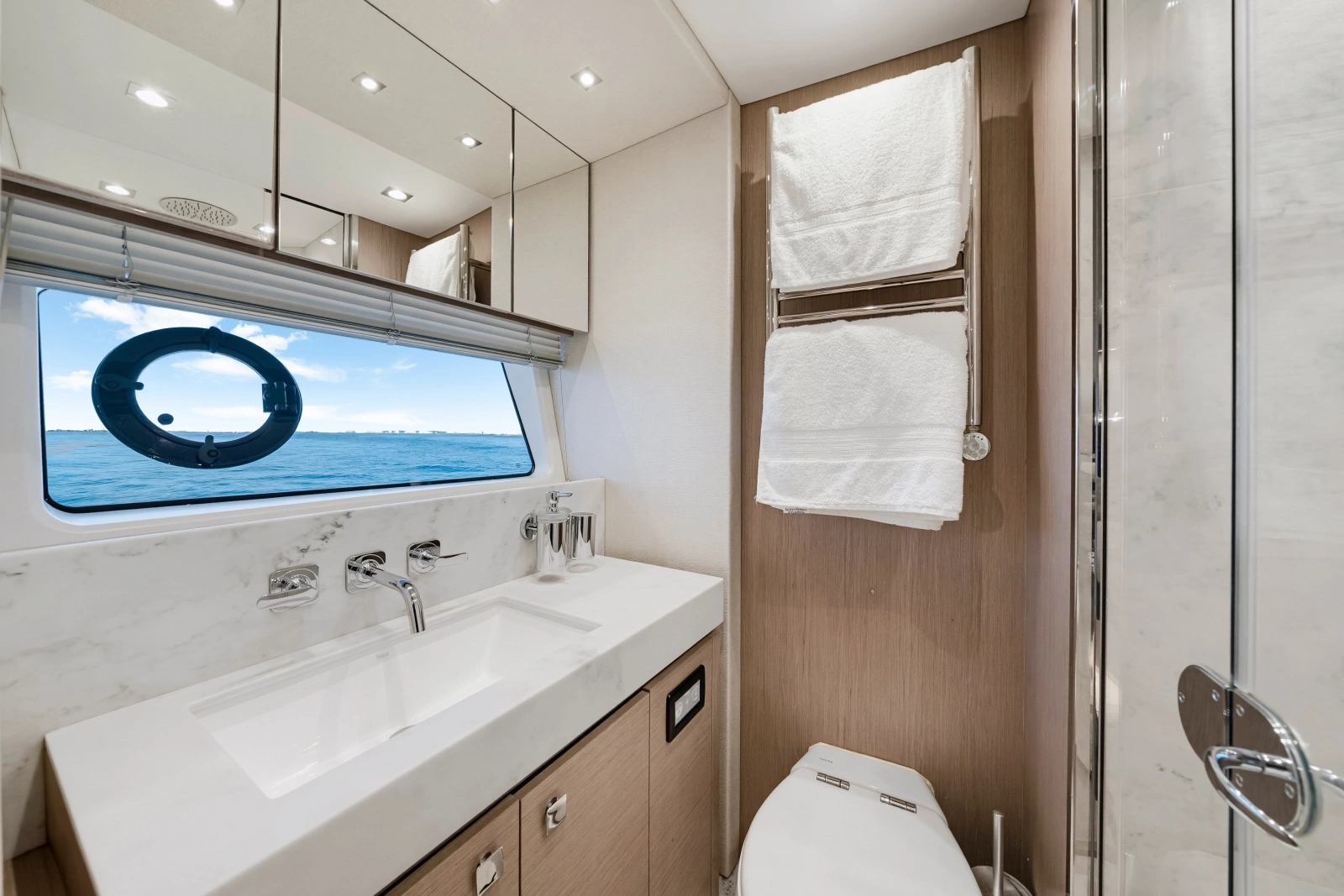 2020 Sunseeker 76 Yacht