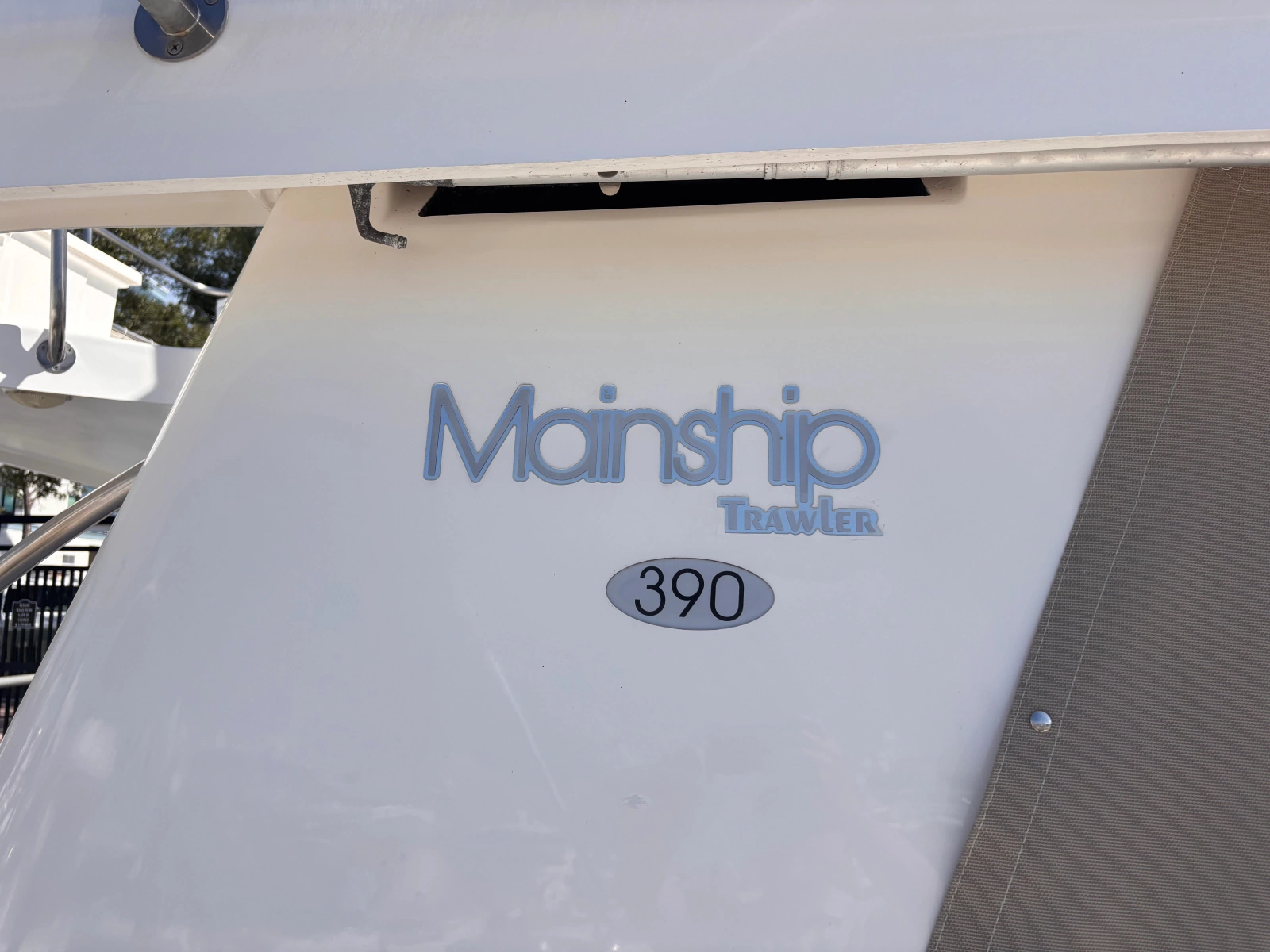 2003 Mainship 390 Trawler