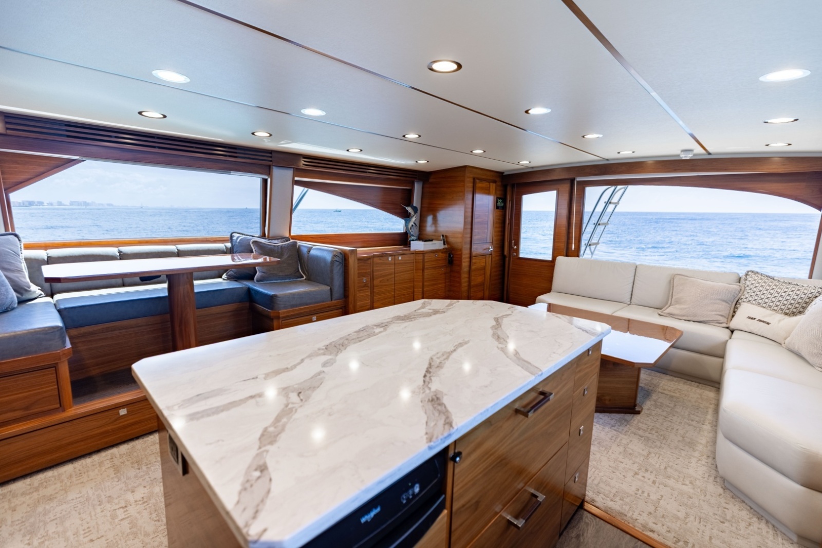 72' 2023 Viking 72 Convertible